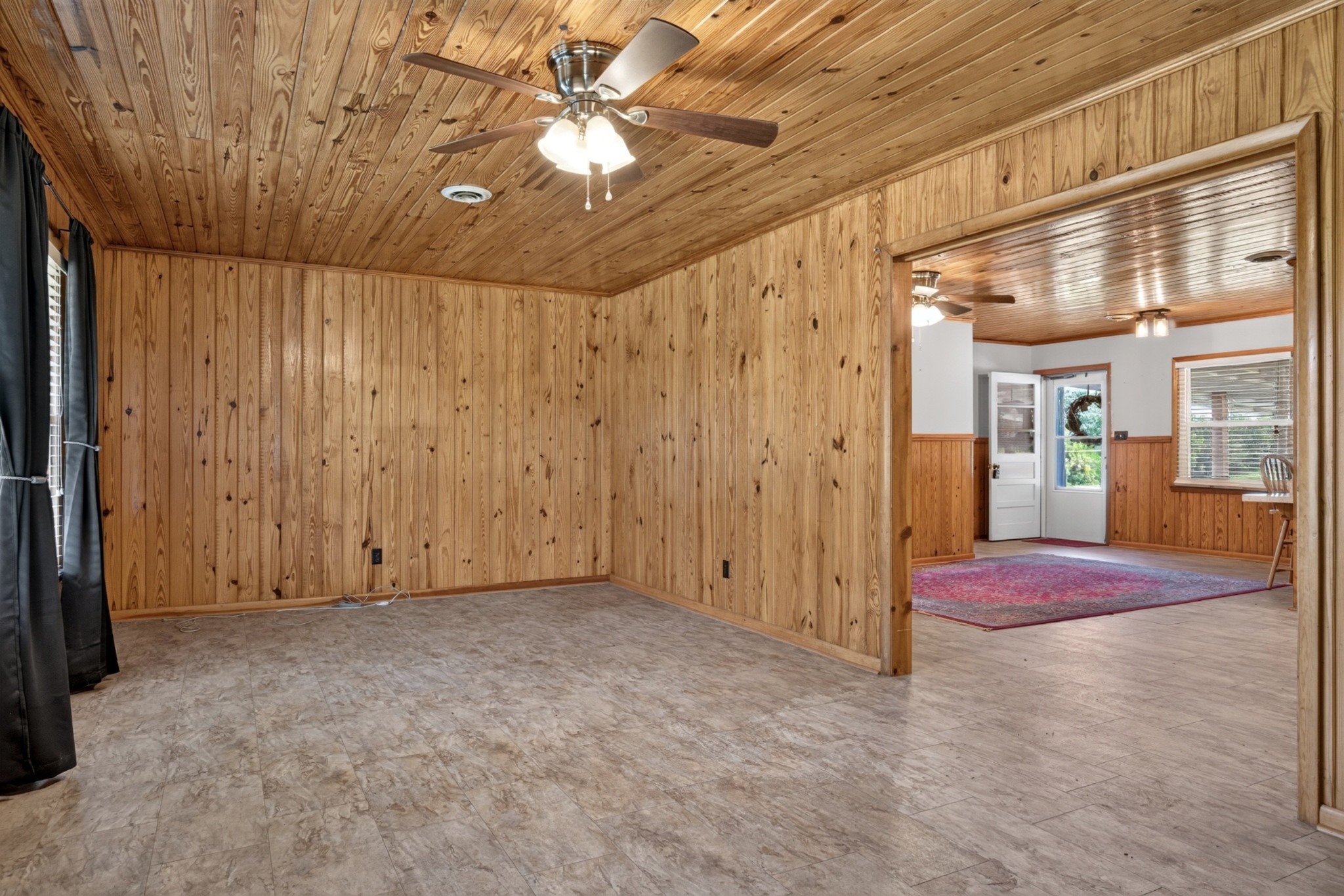 8997 Holmes Creek Rd