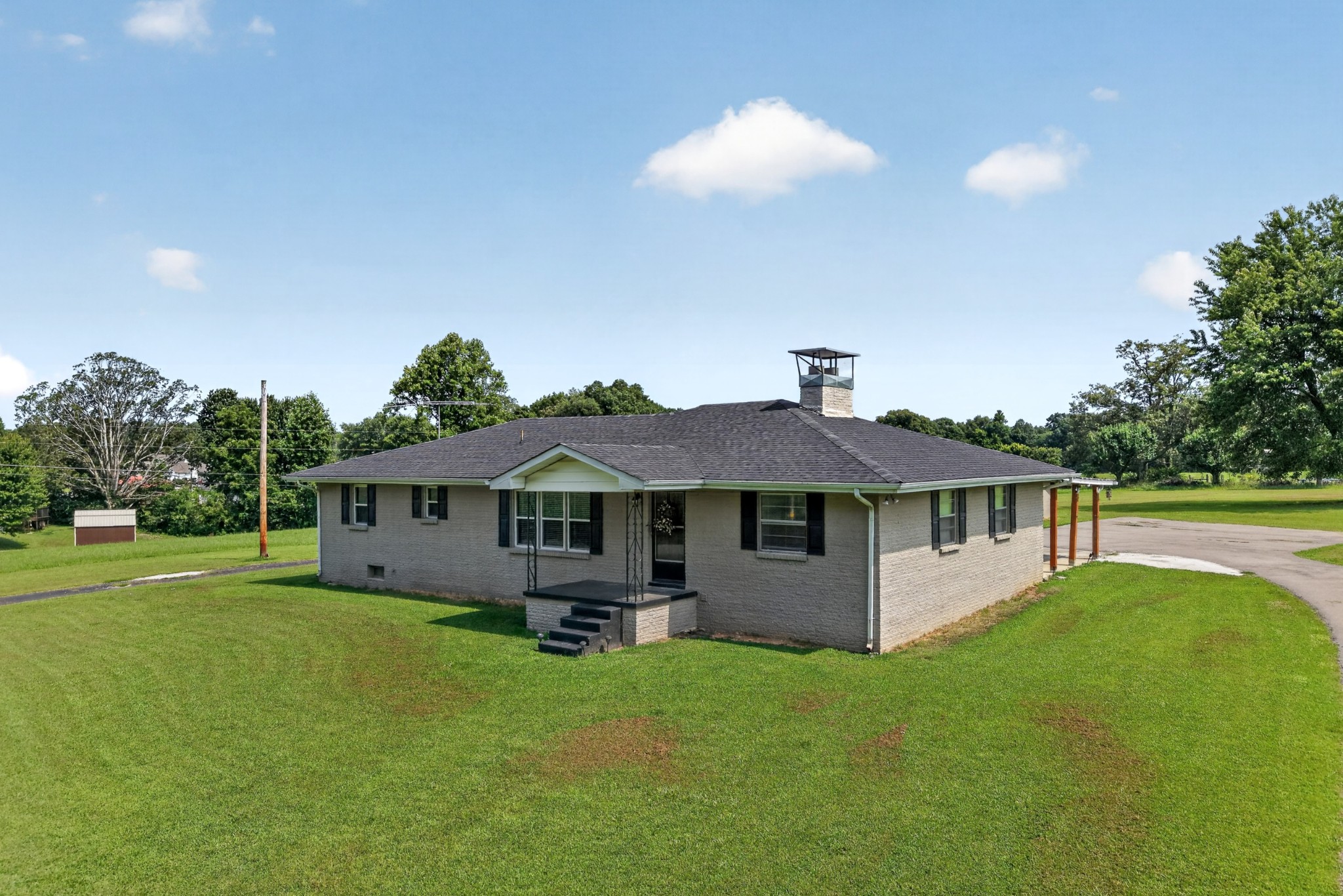 8997 Holmes Creek Rd