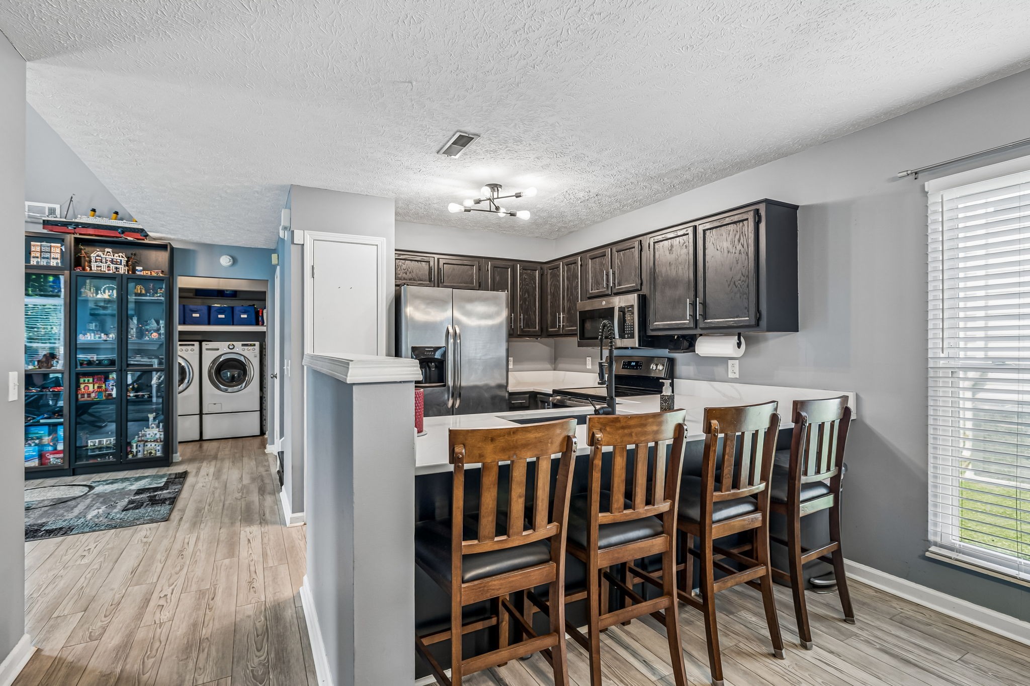 5506 Knollcrest