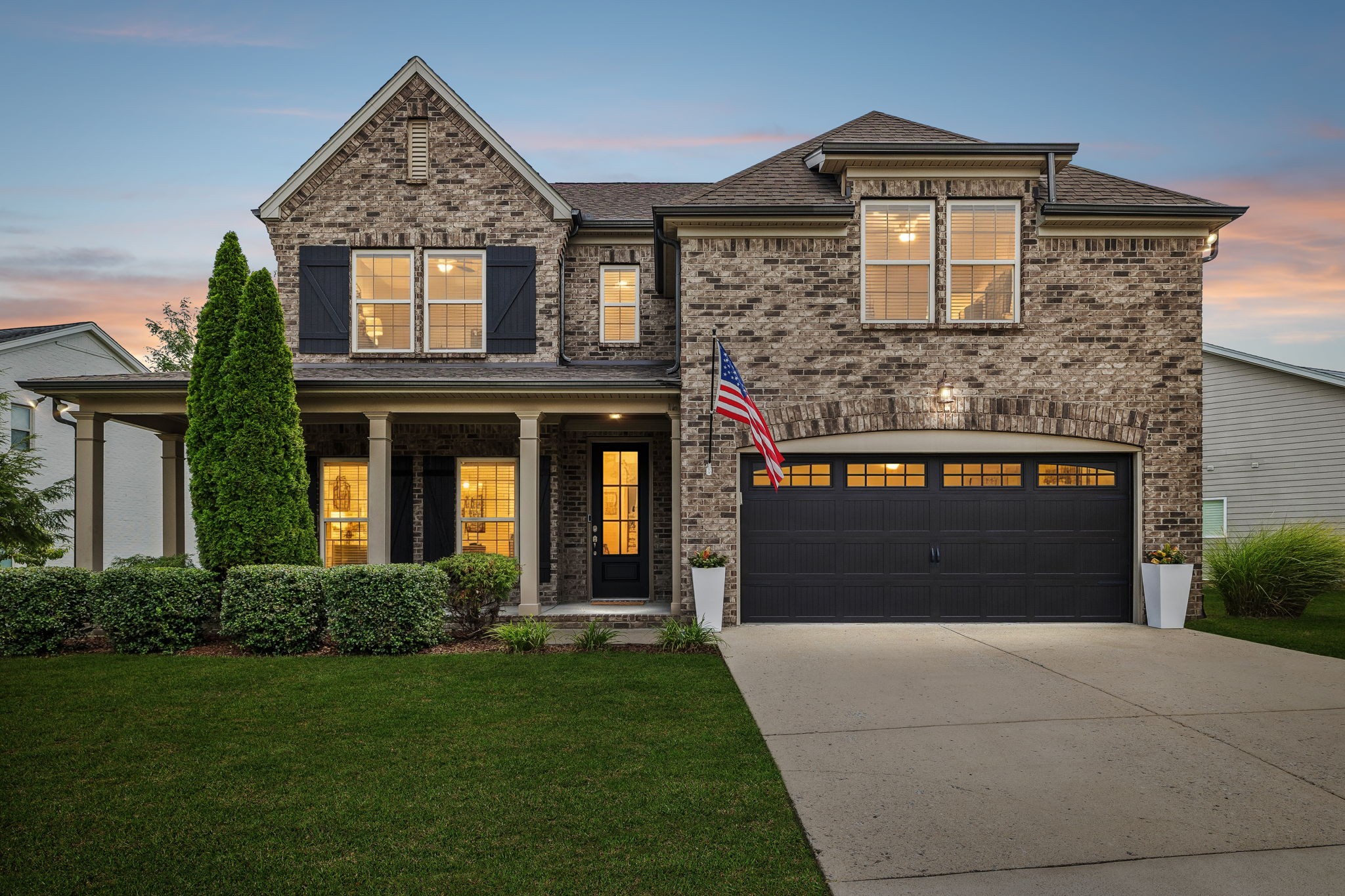 2012 Devonwood Ln