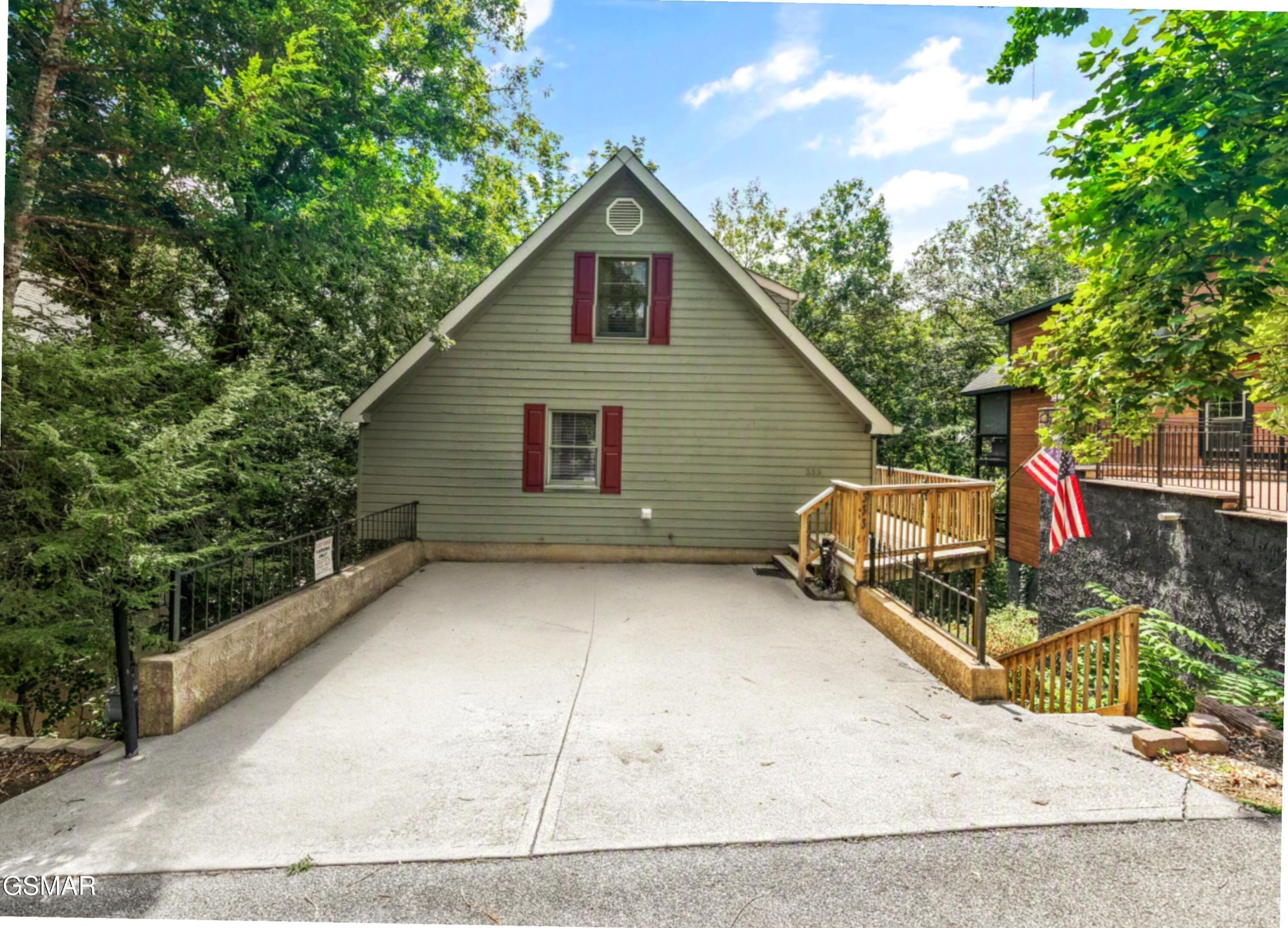 333 Woodridge Way
