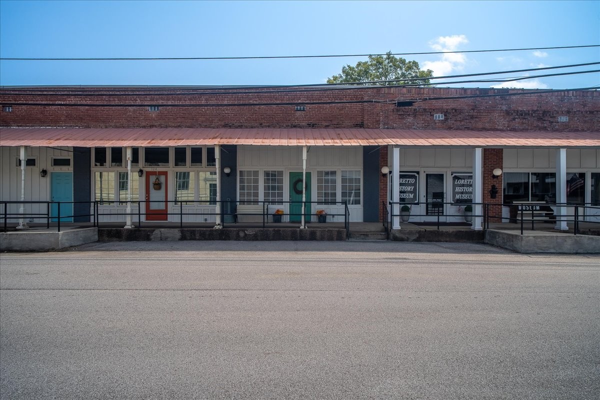 126 Main St