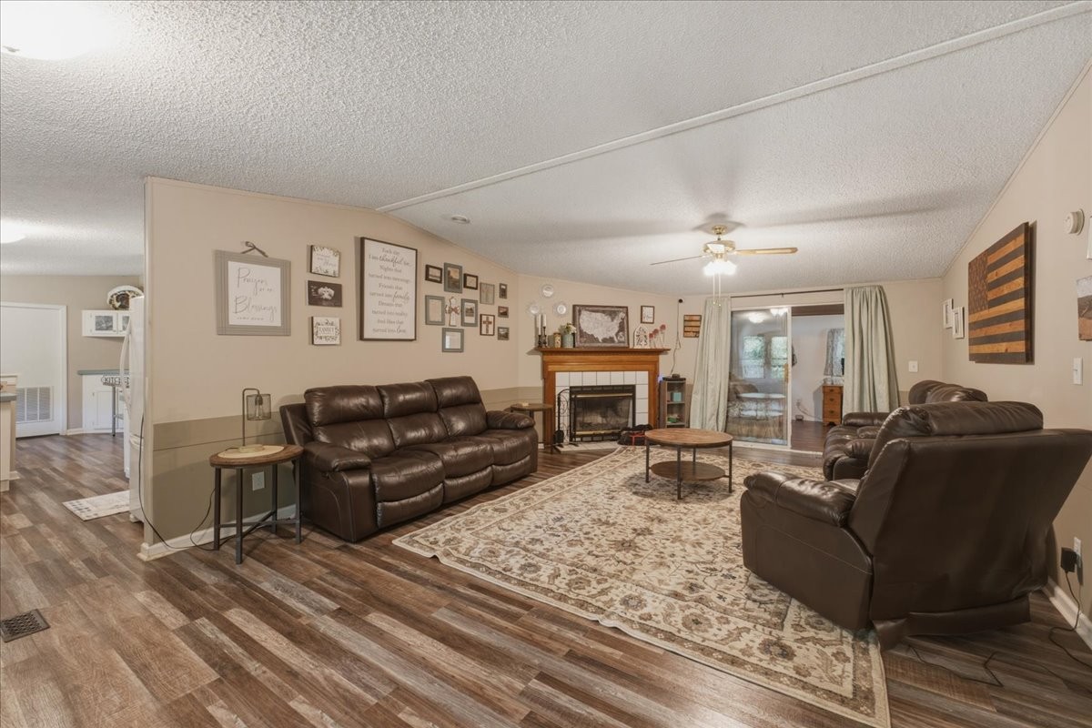 1814 Big Gully Rd