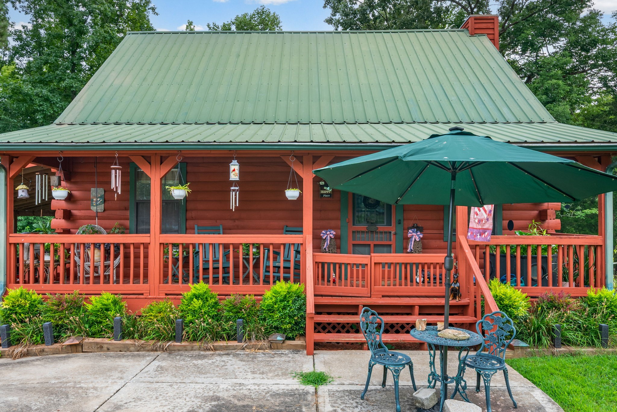 208 Lakeshore Dr