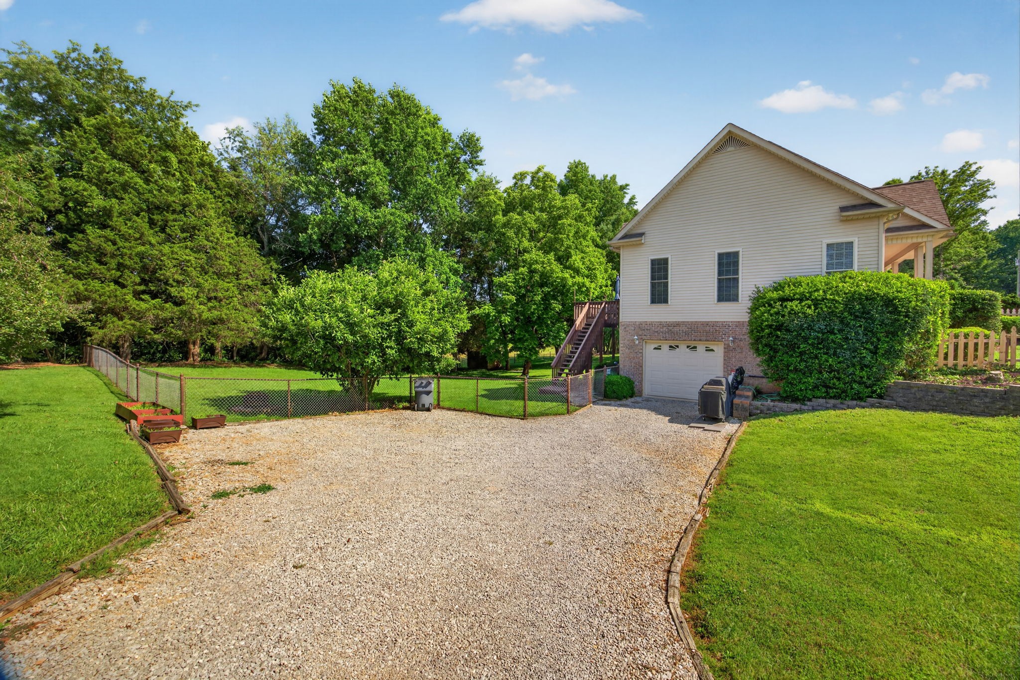 2142 Jean Ct