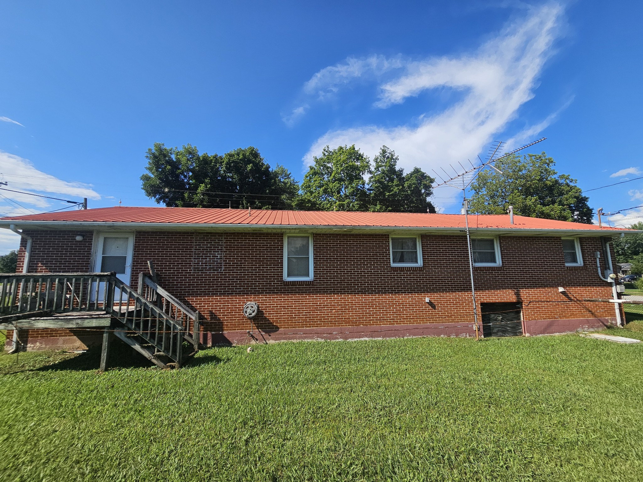 299 Mountain St