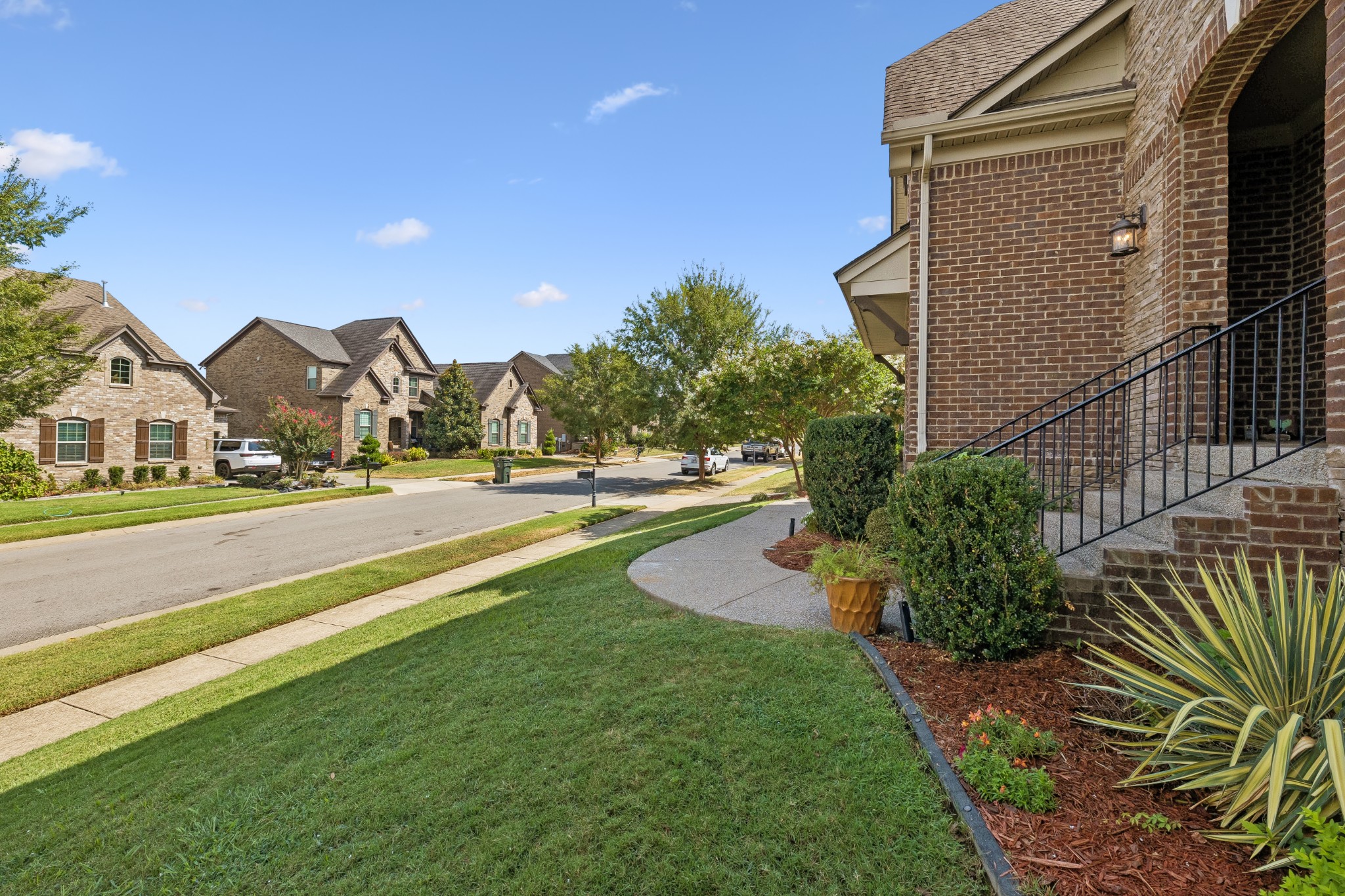 2112 Belsford Dr
