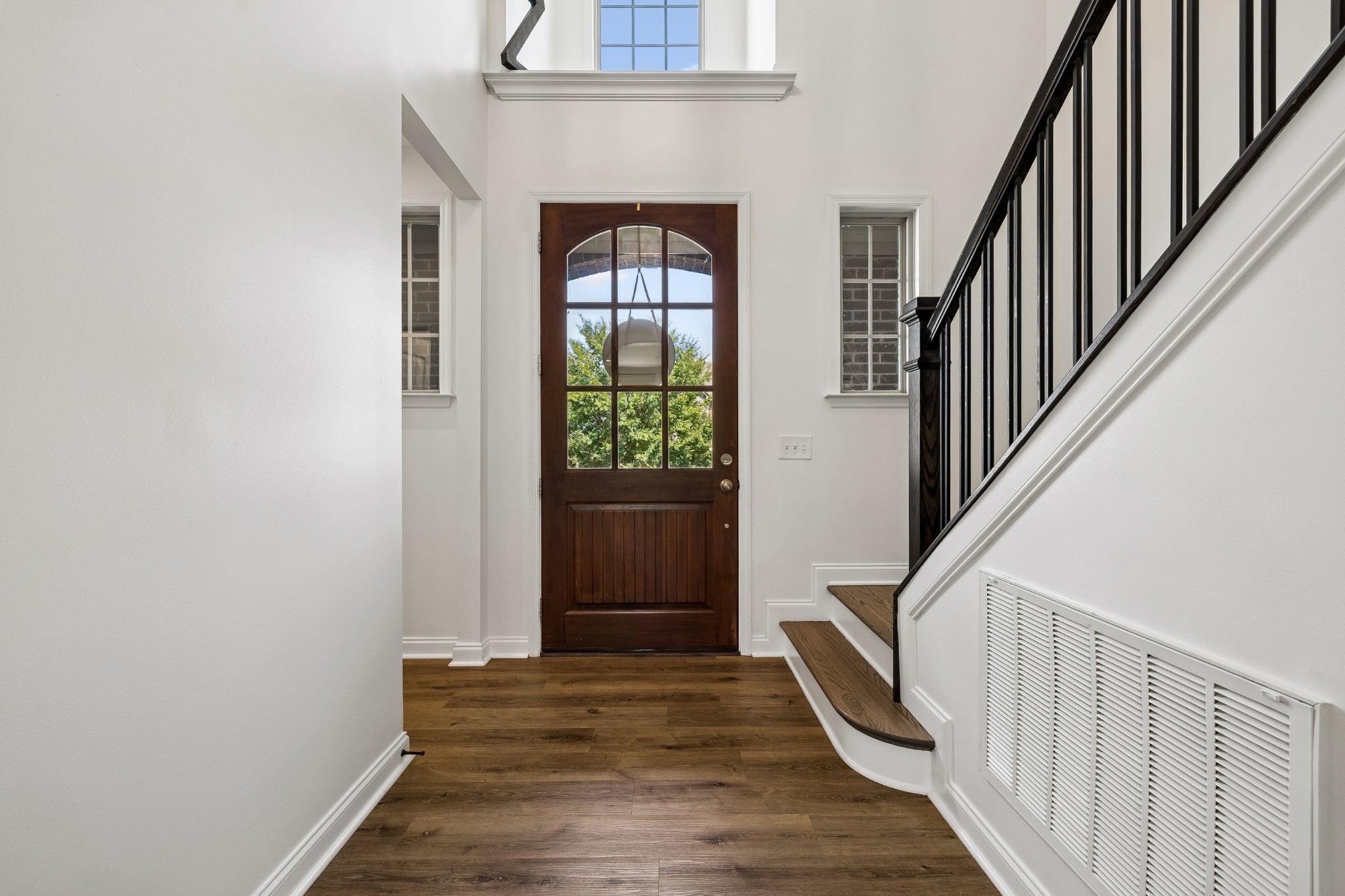 2112 Belsford Dr