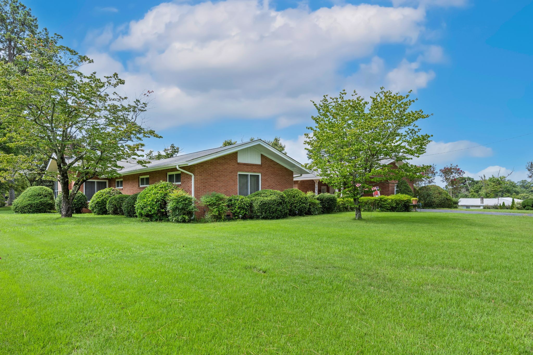 153 Sherwood Ave