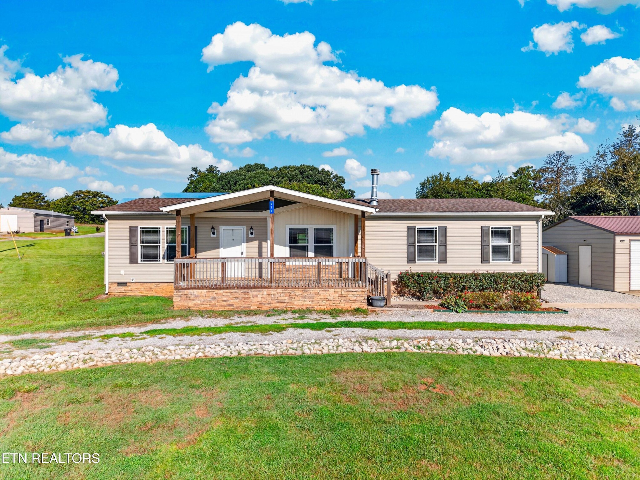 211 S Springview Rd