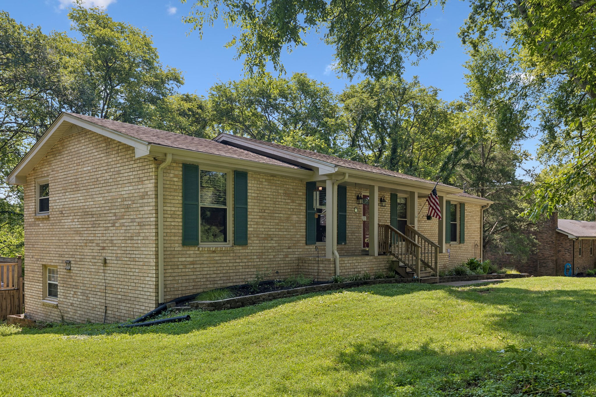 609 Clifton Dr
