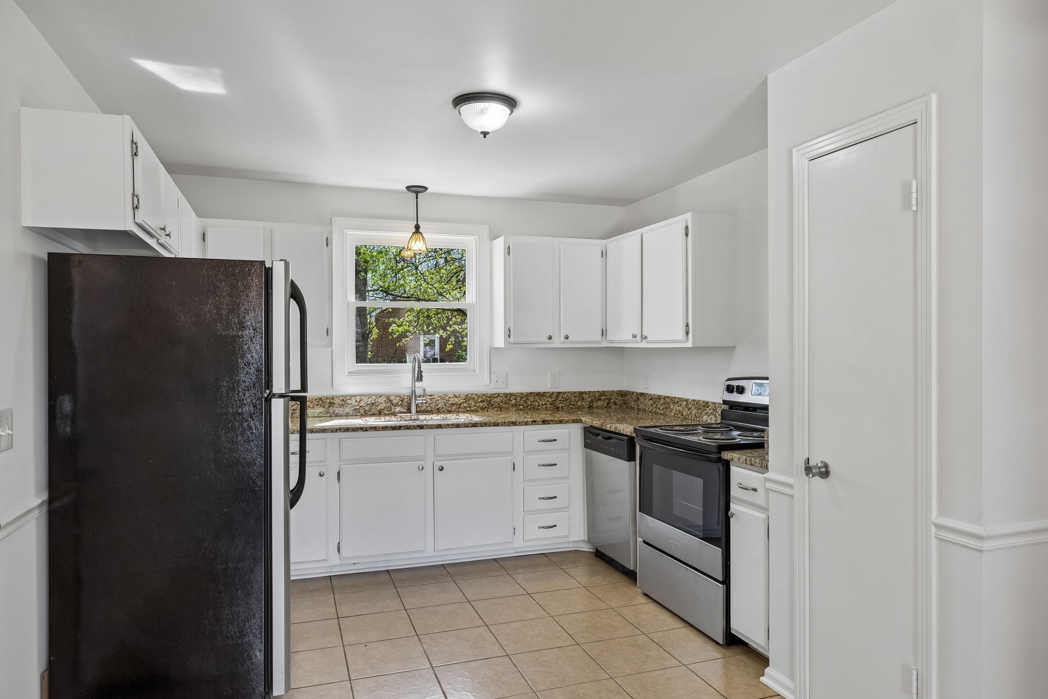 1910 Redbud Ct