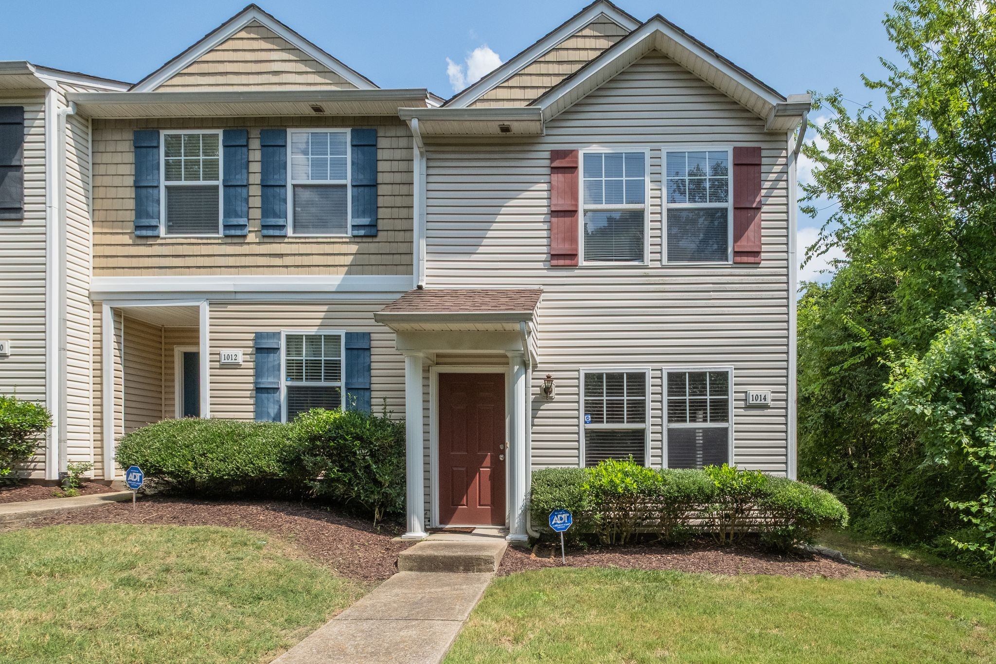 1014 Halifax Ln