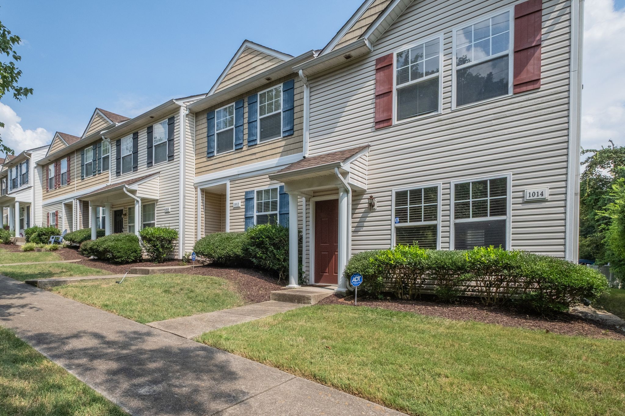 1014 Halifax Ln