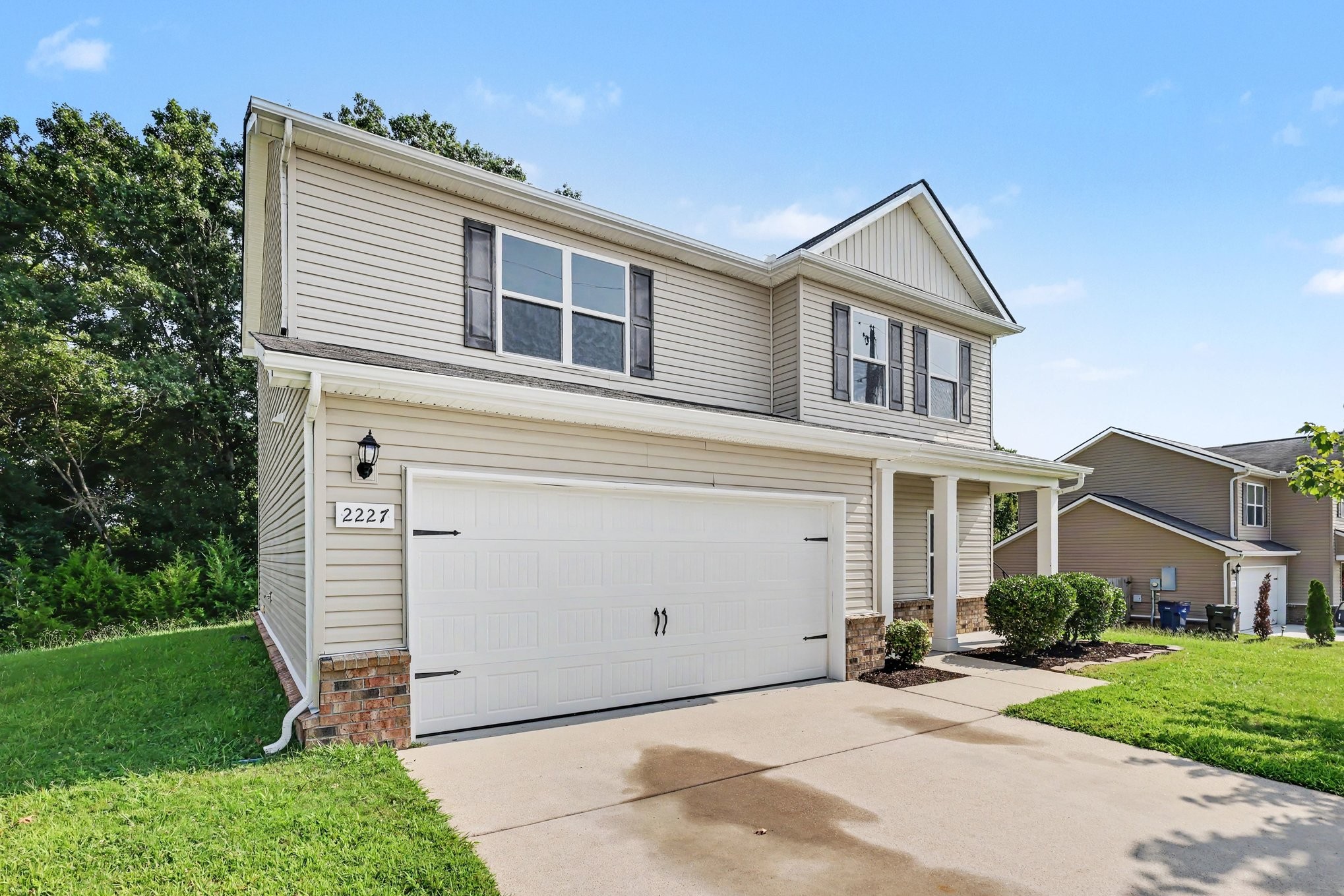 2227 Bee Hive Dr