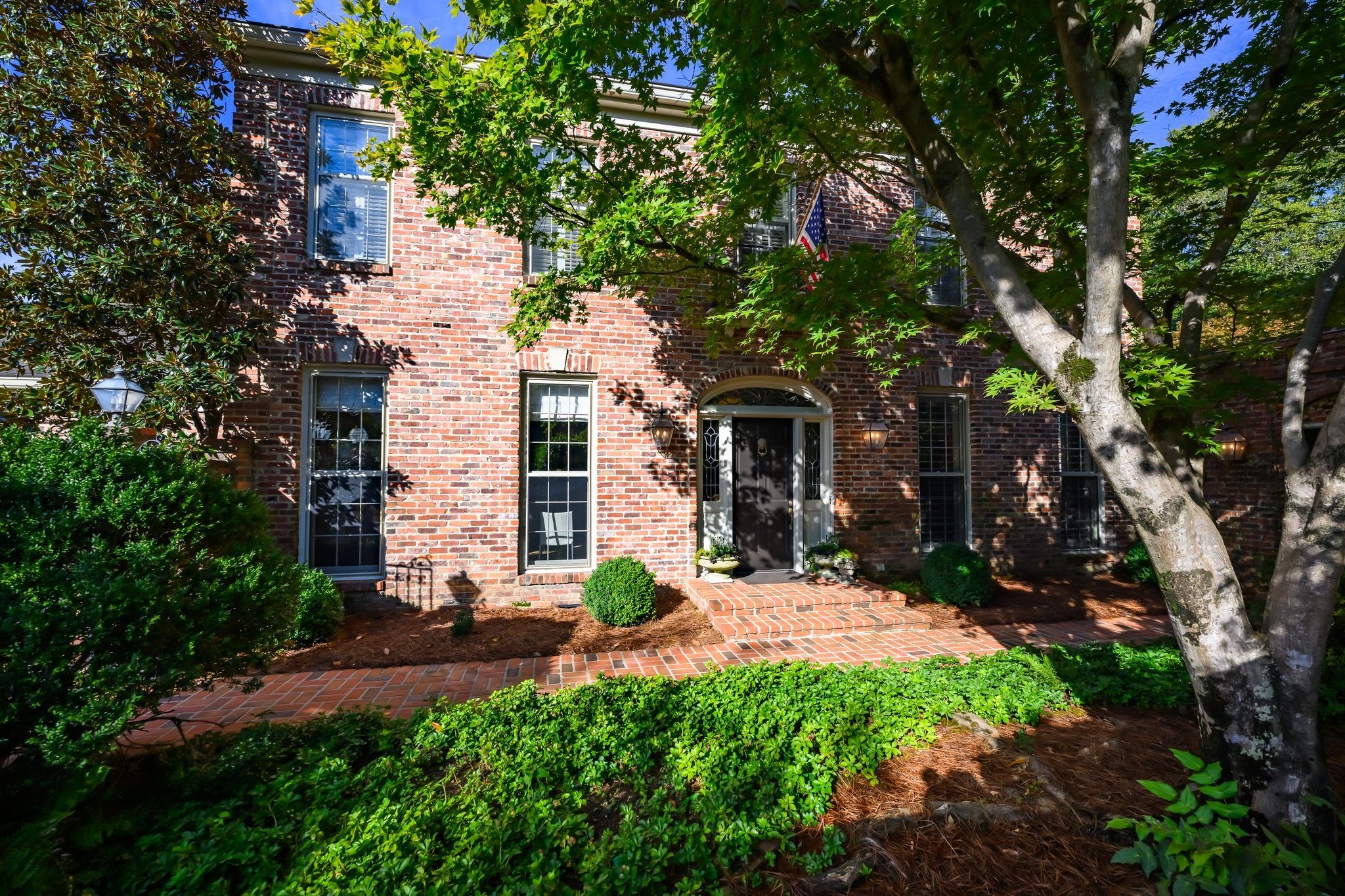 619 Woodleigh Dr