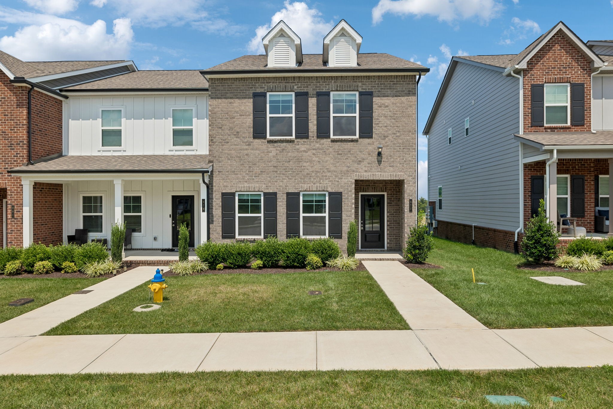 977 Nance Ln