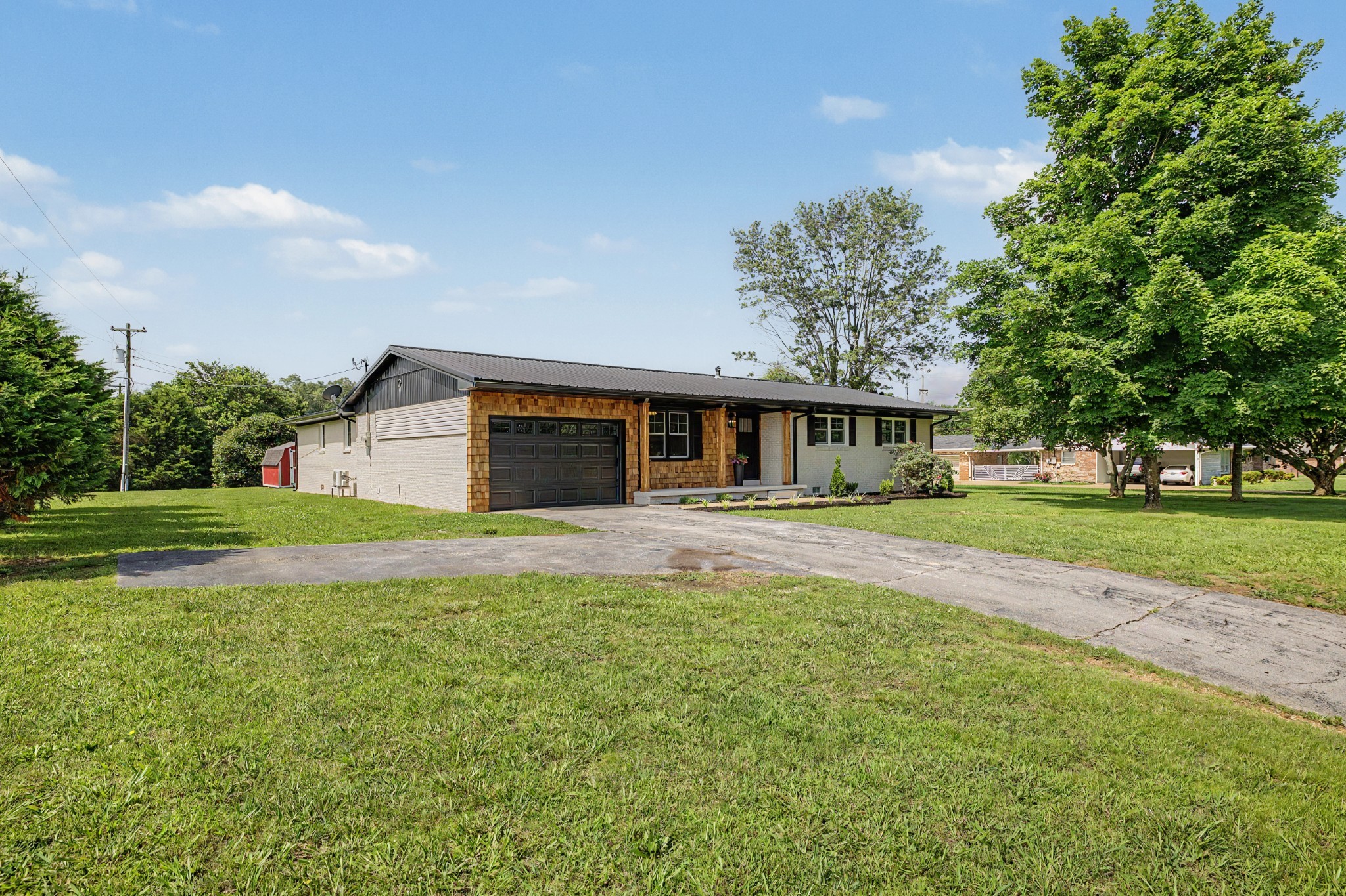 403 Robins St