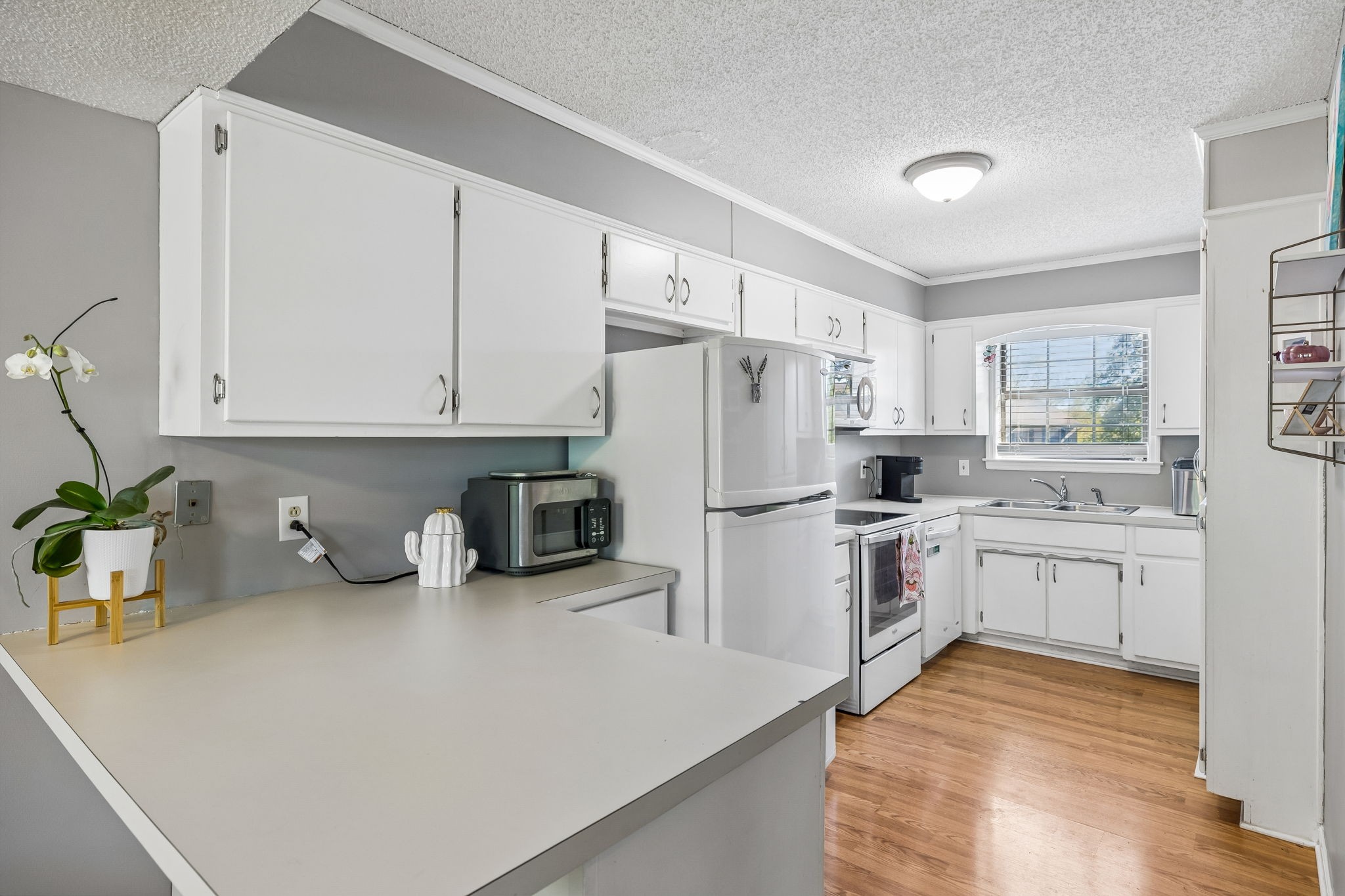 119 Maple Way, N