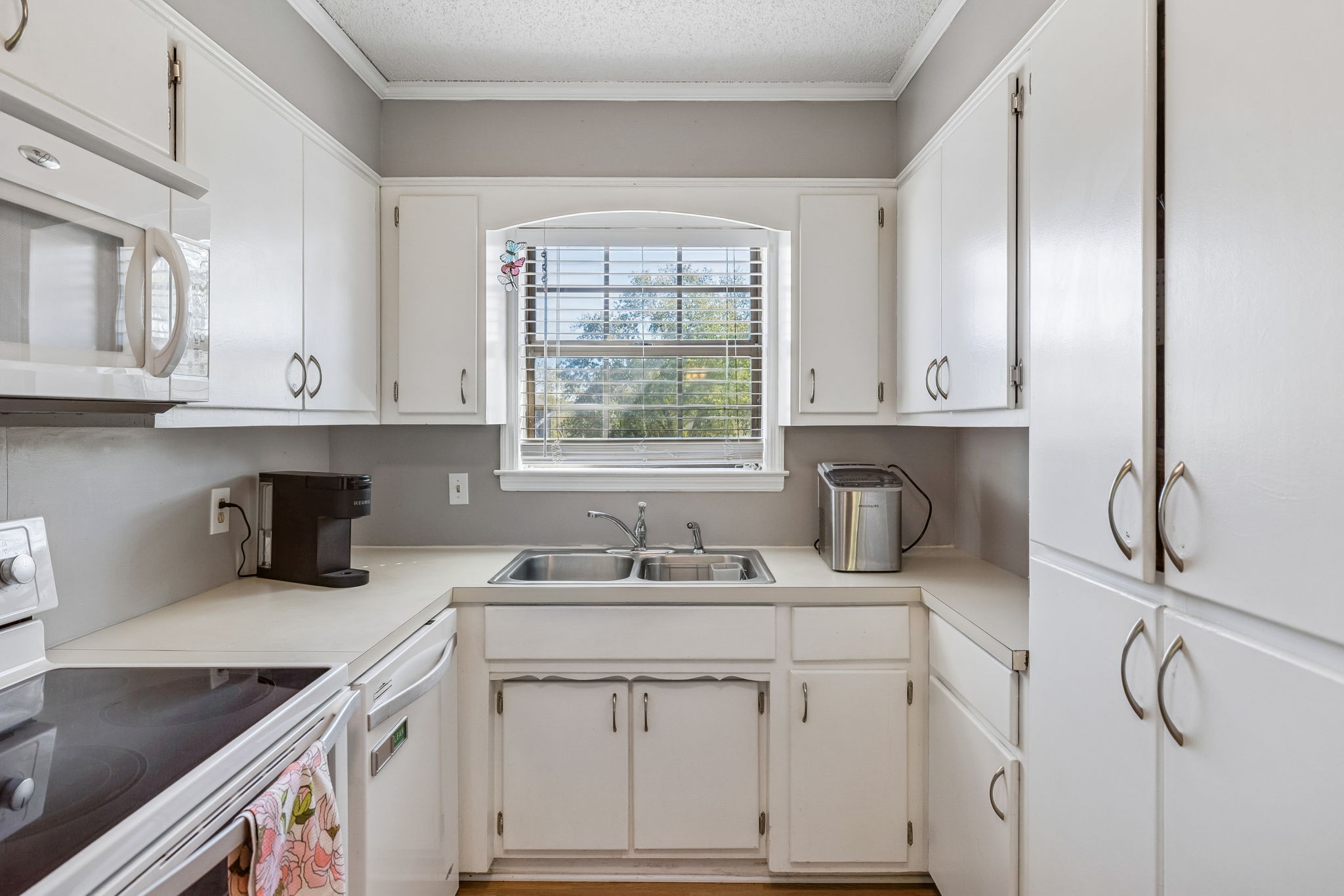 119 Maple Way, N