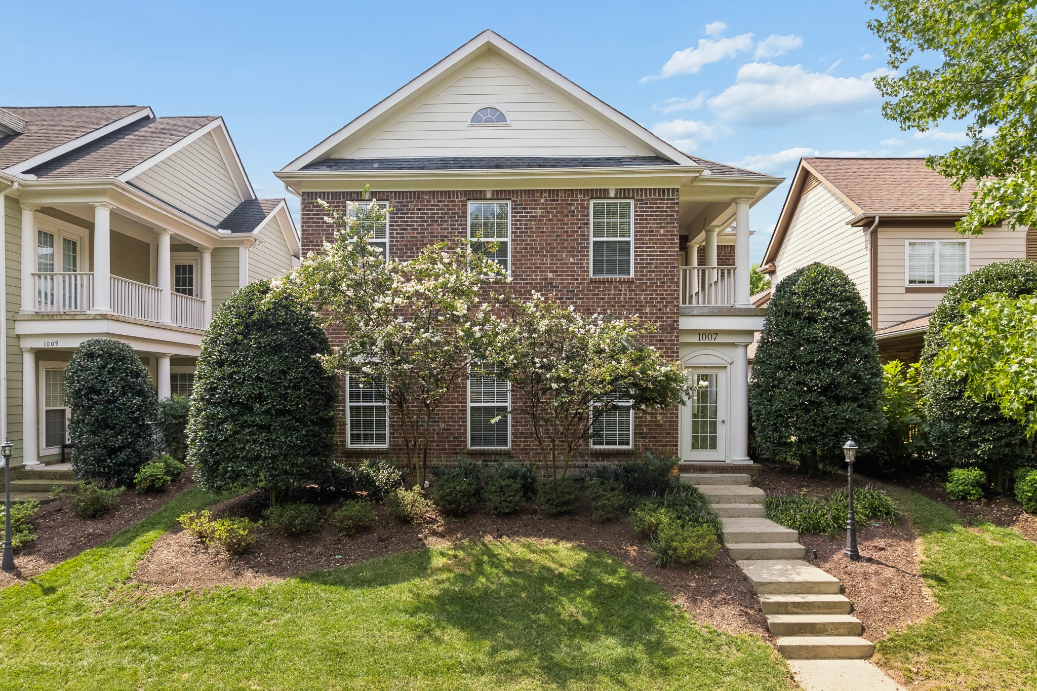 1007 Eden Park Dr