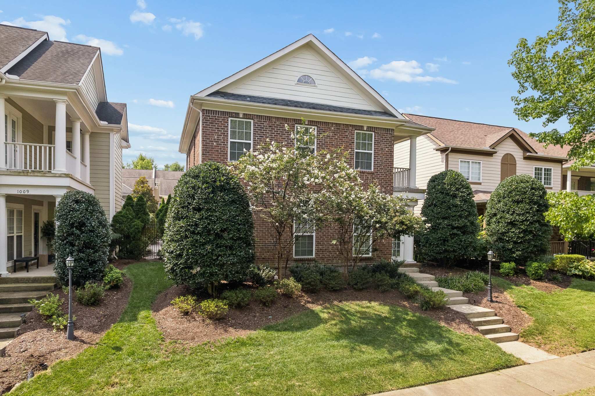 1007 Eden Park Dr