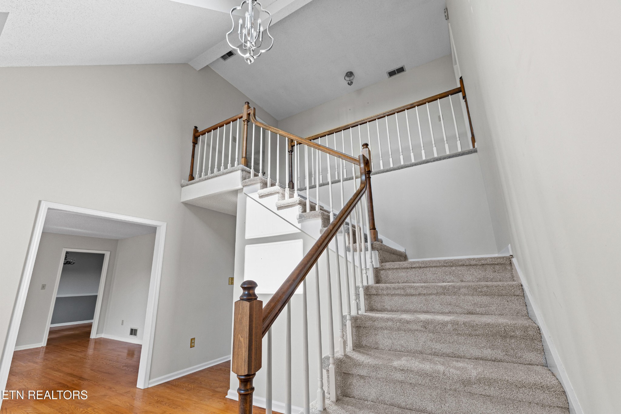 135 N Panoscenic Drive