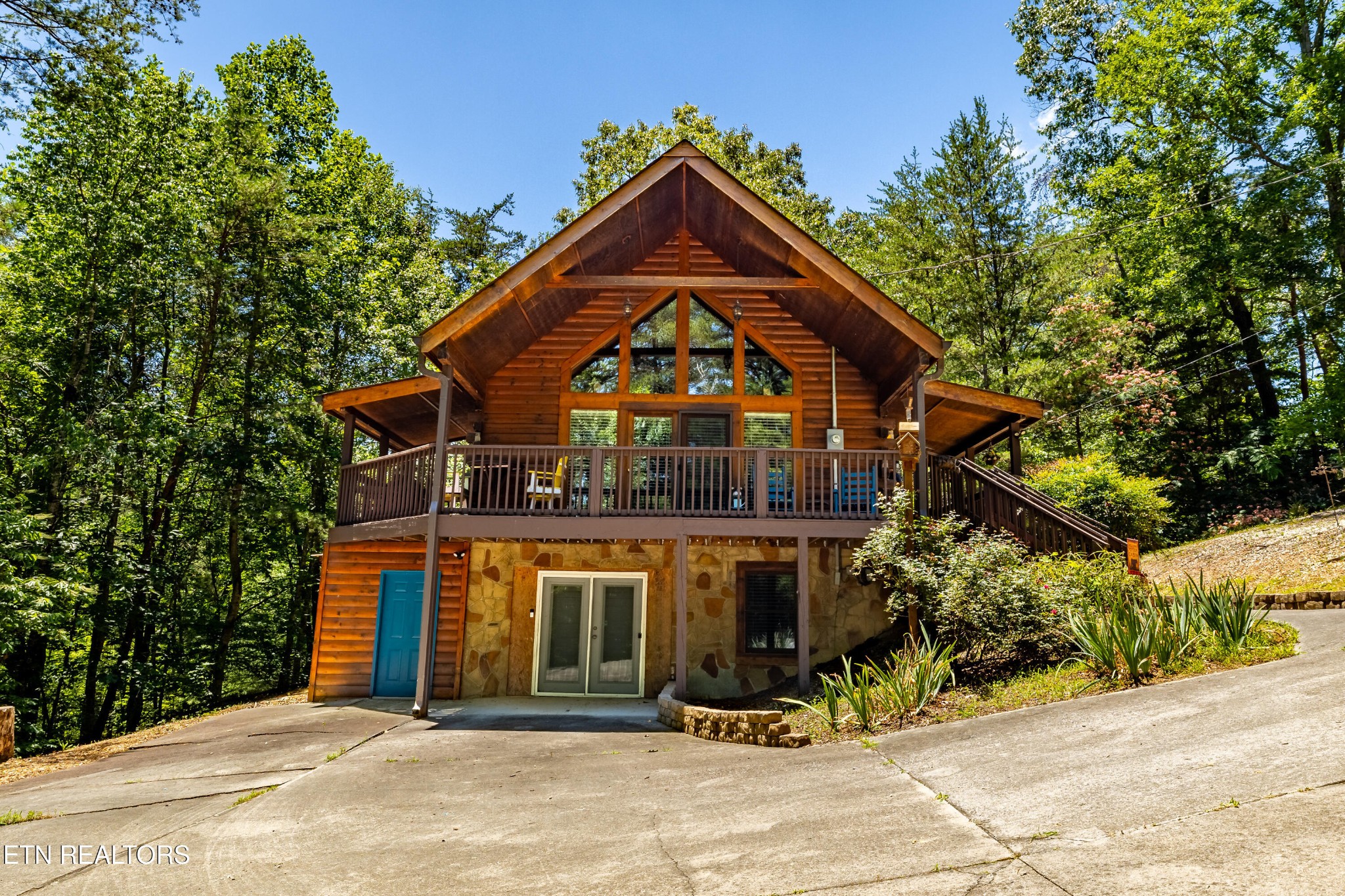 3447 Dogwood Circle