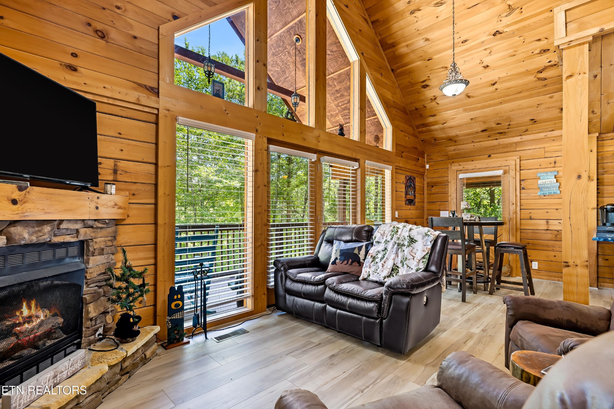 3447 Dogwood Circle