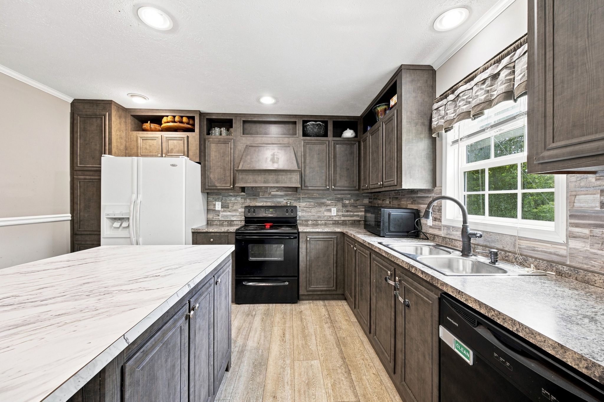 9017 Dallas Ct