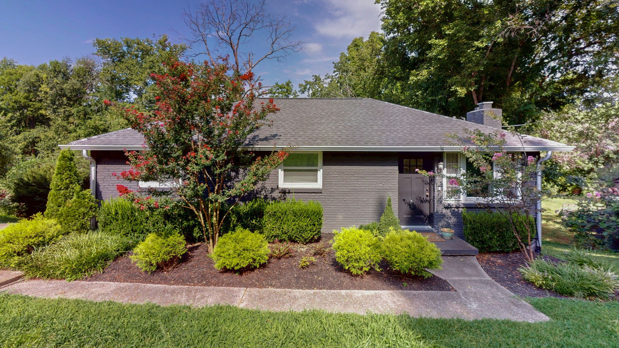3911 Creekside Dr