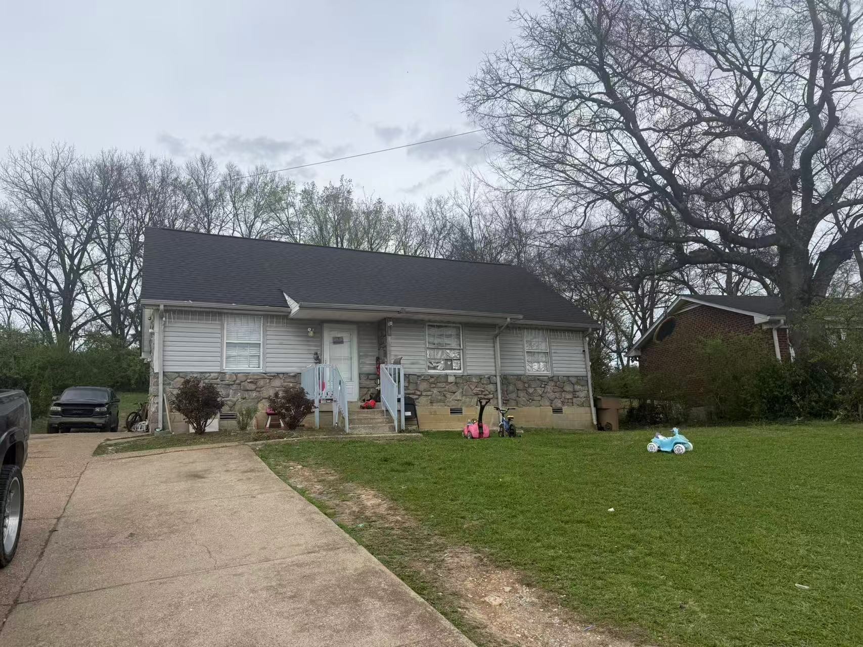 6 Lutie St