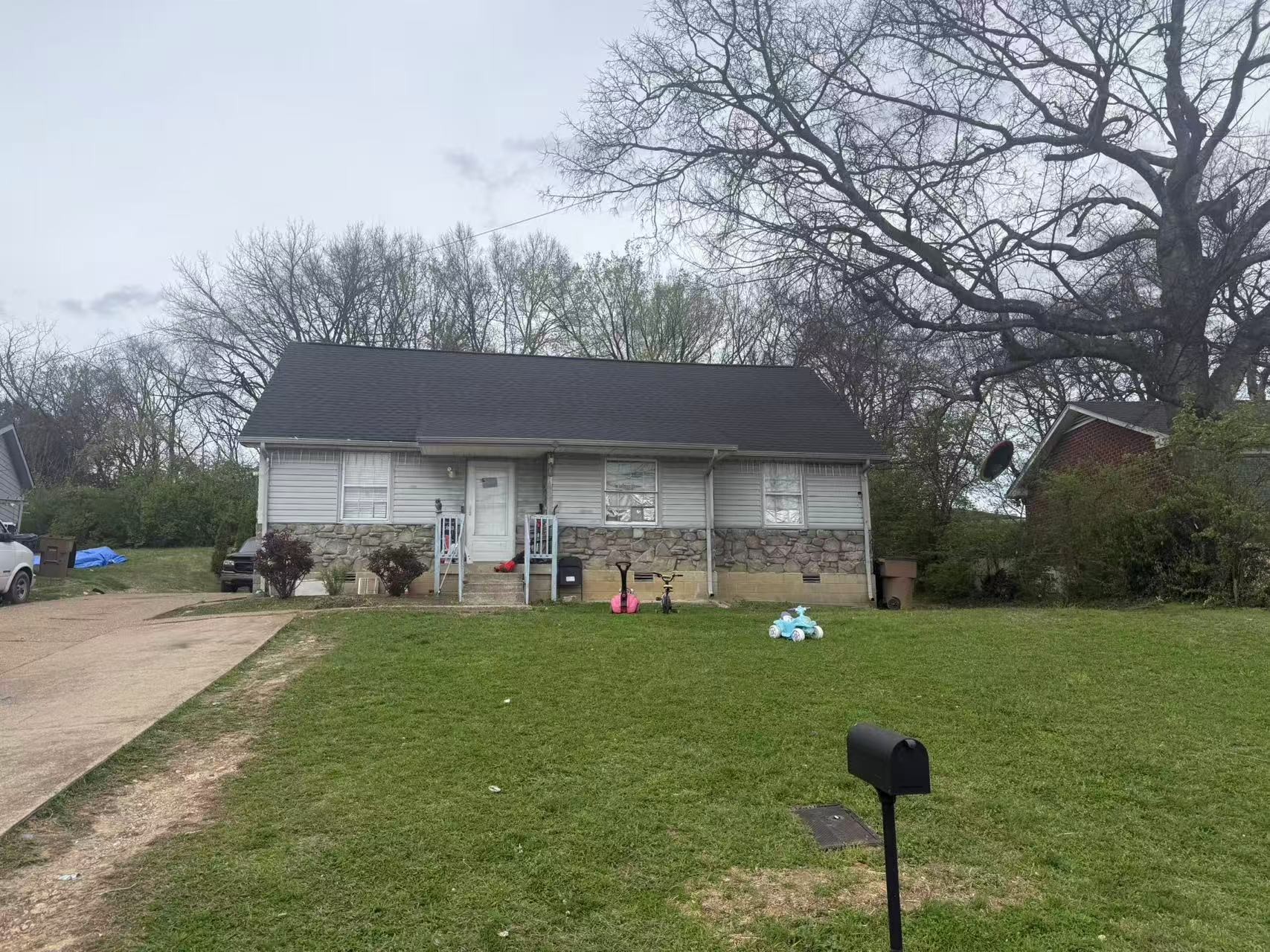 6 Lutie St