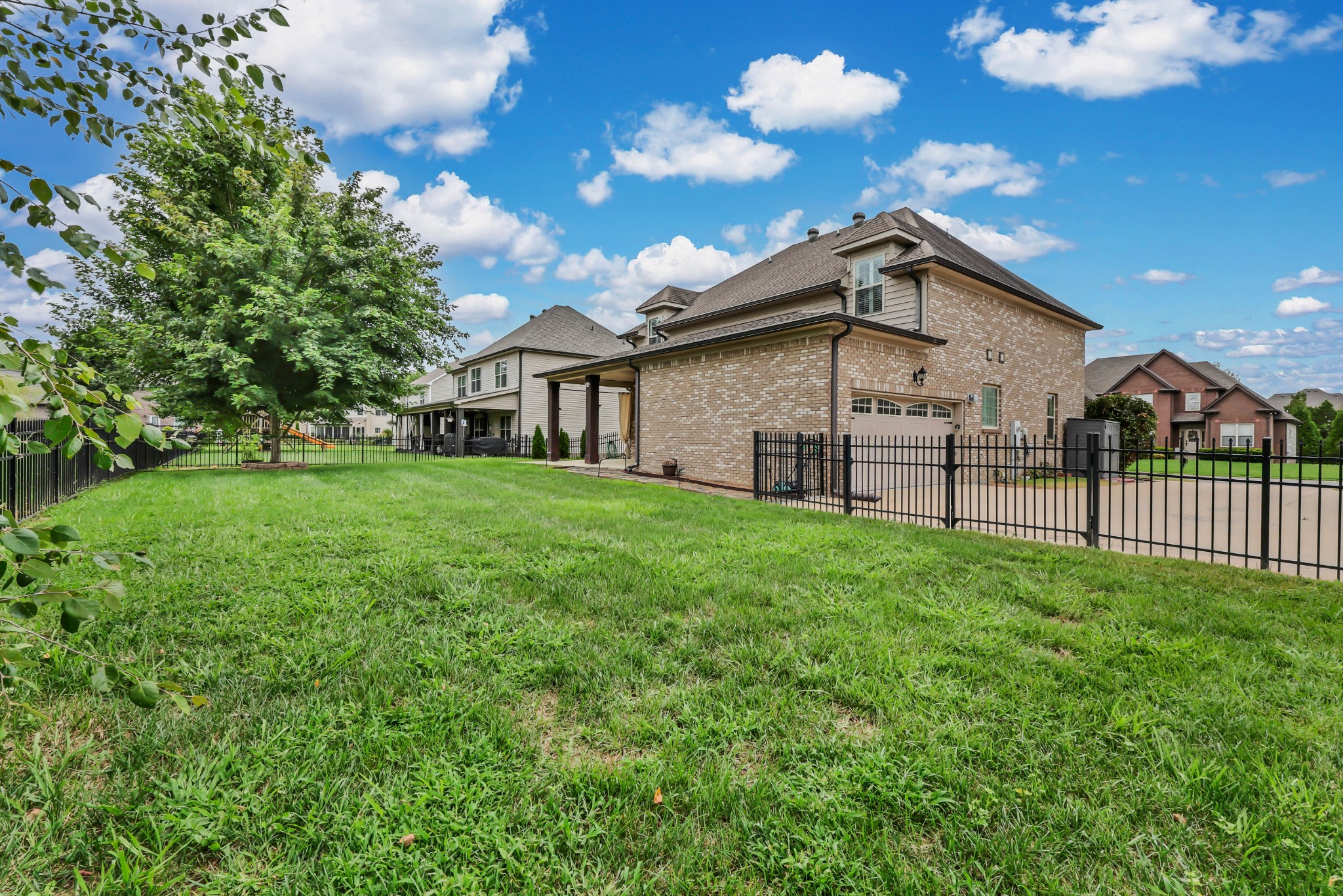 1085 Willow Cir