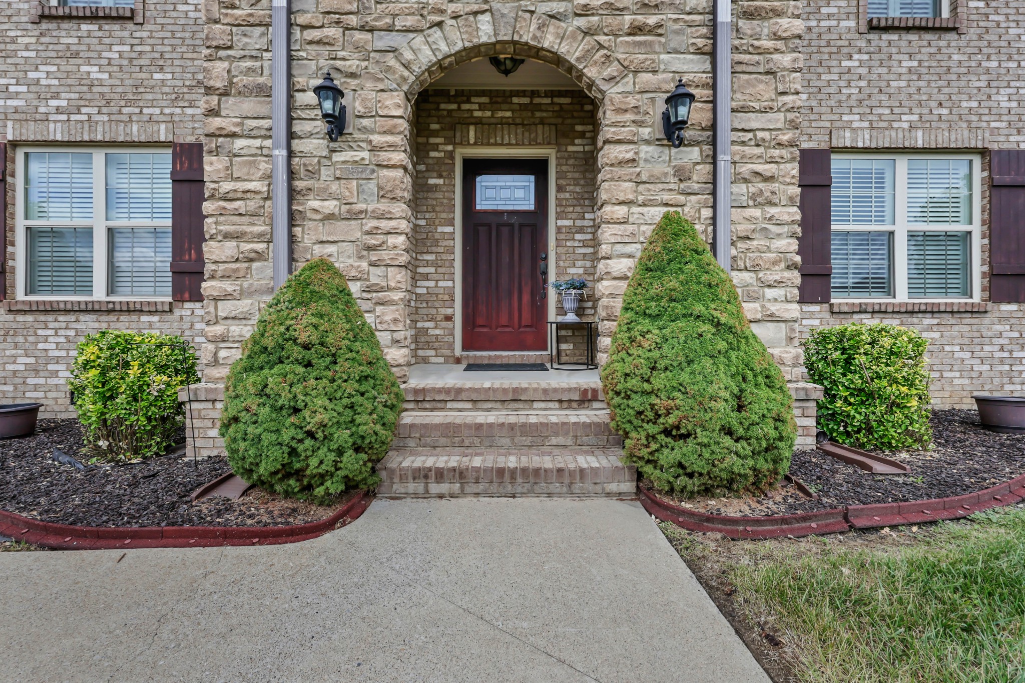 1085 Willow Cir
