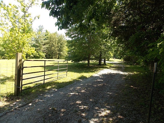 12698 Versailles Rd