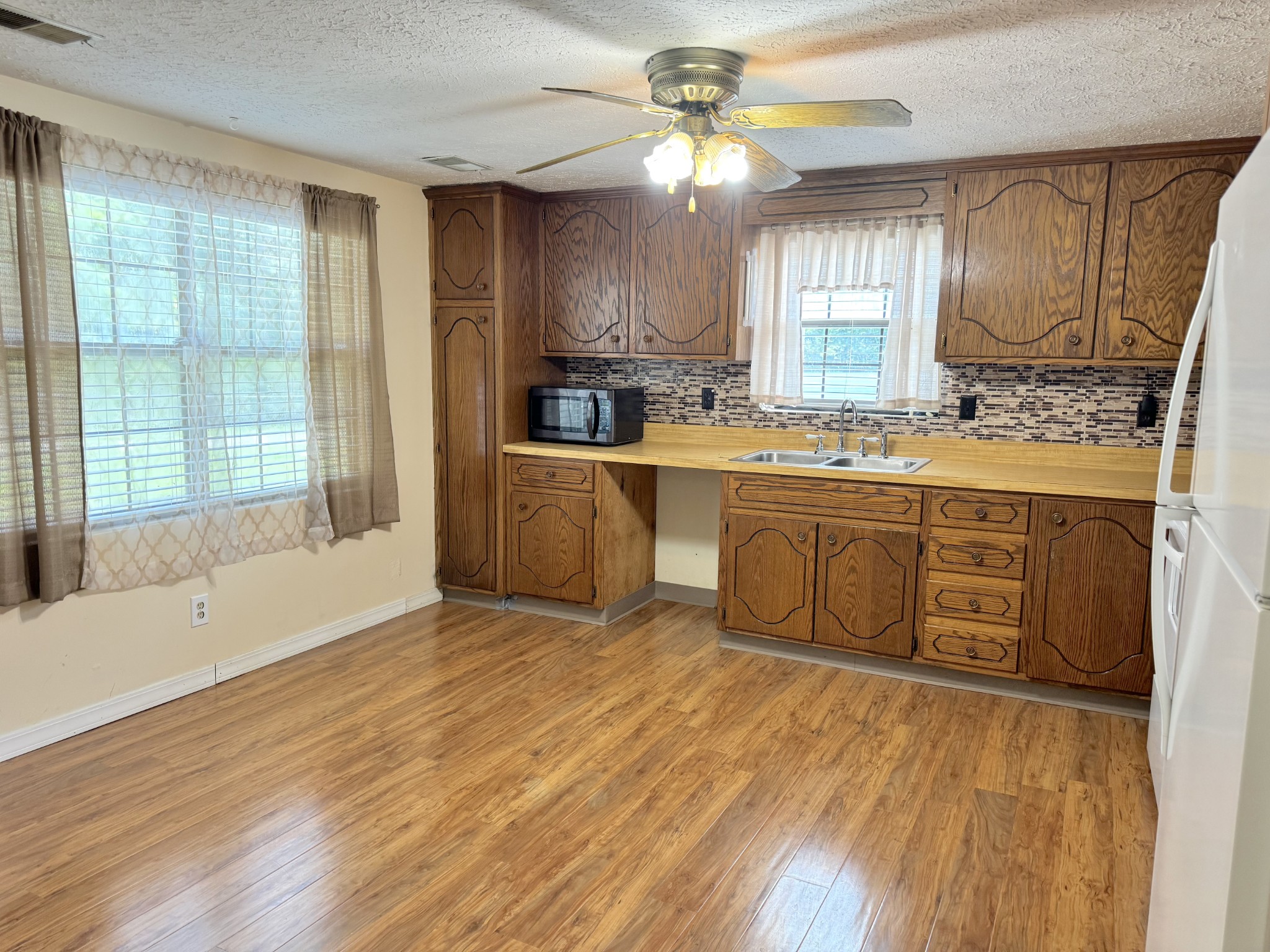 1202 Pickle Knight Rd