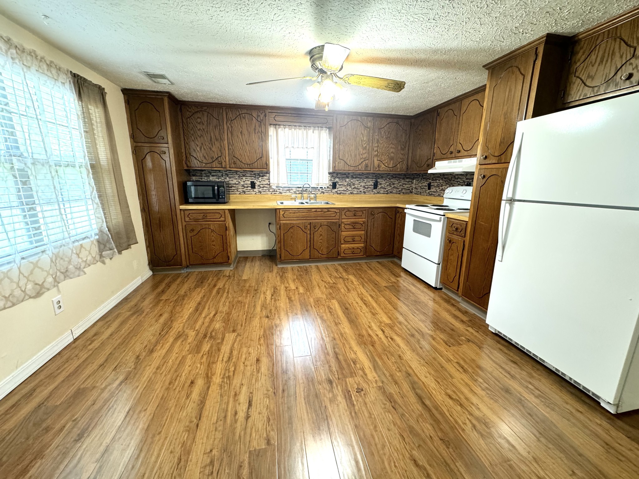 1202 Pickle Knight Rd