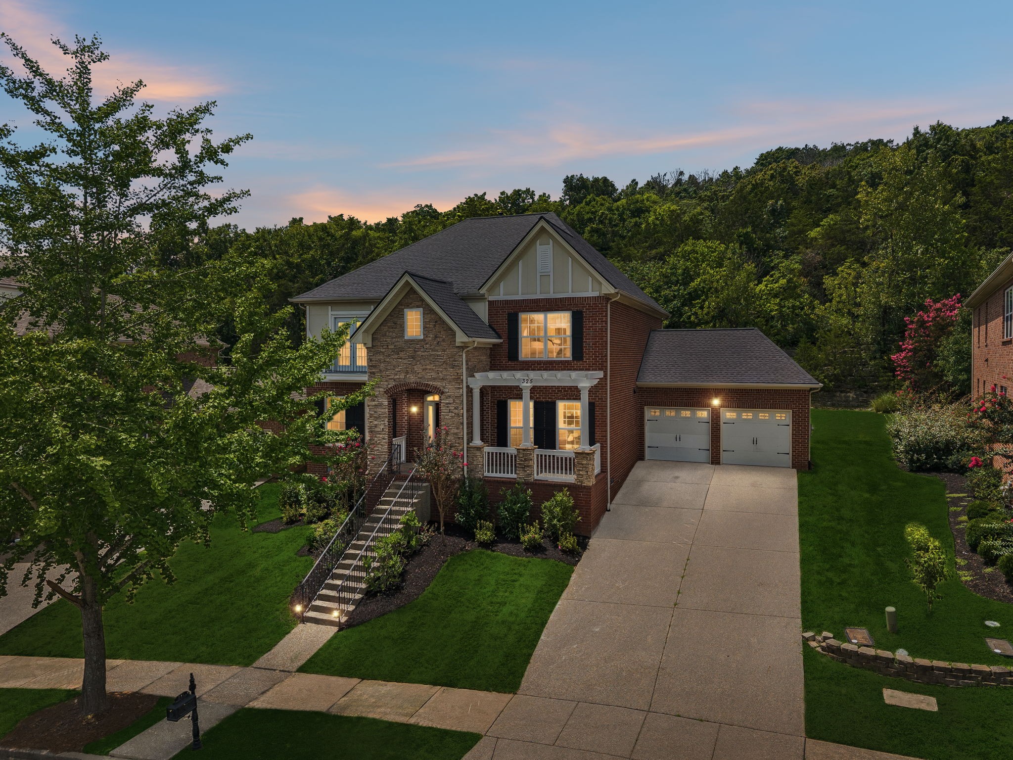 325 Wandering Cir
