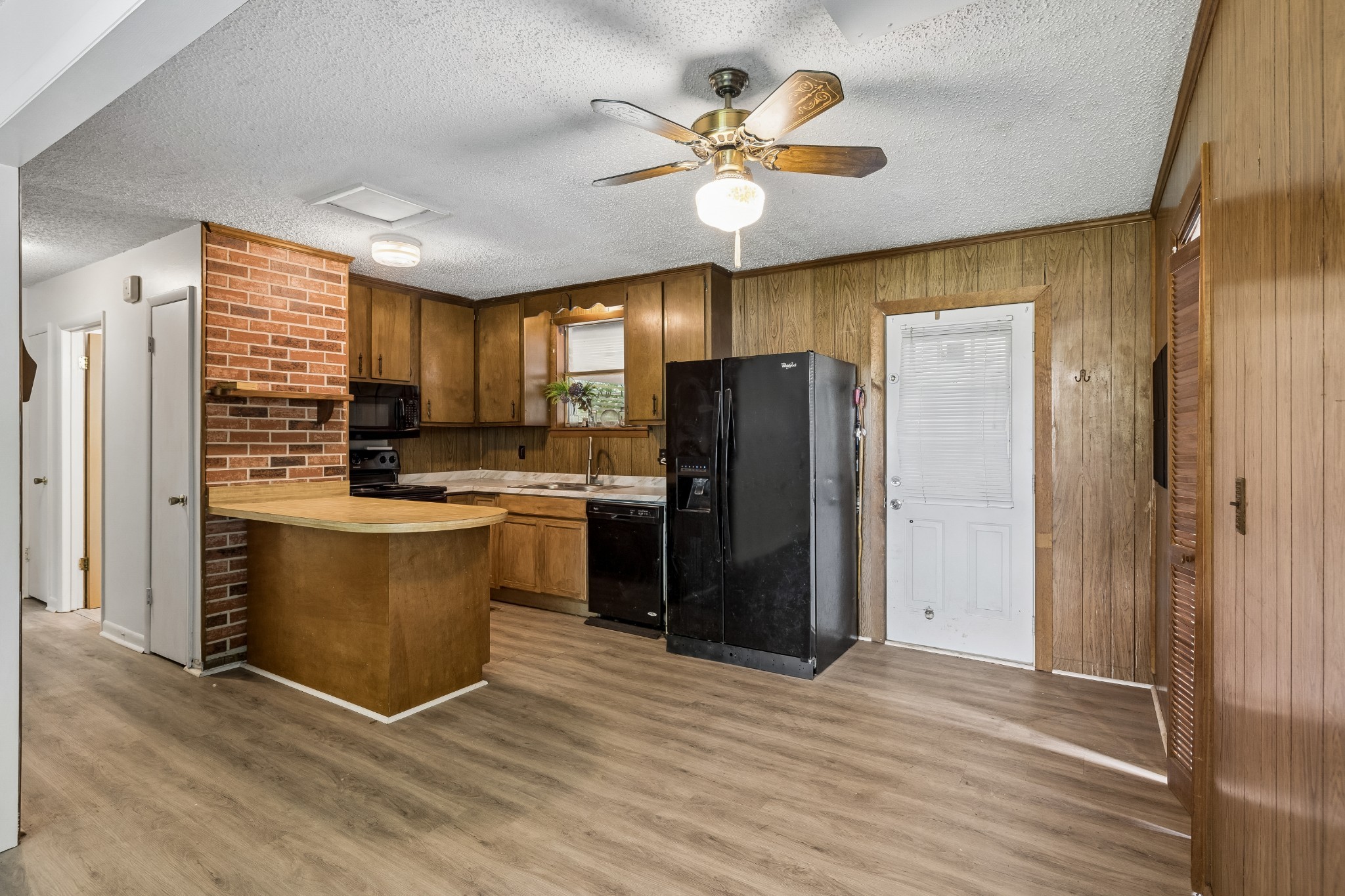 7114 Oak Tree Dr