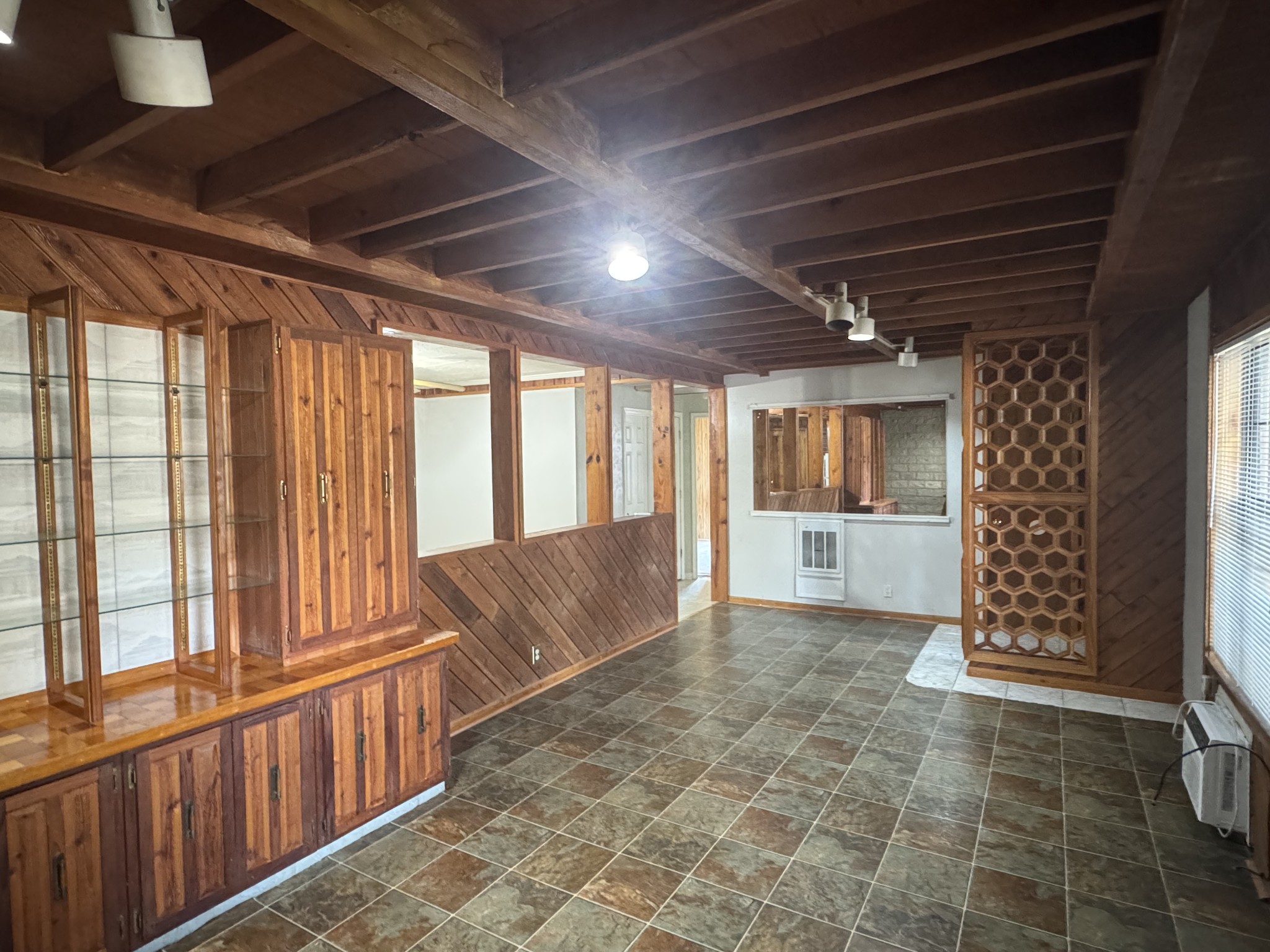 312 Roosevelt Ave