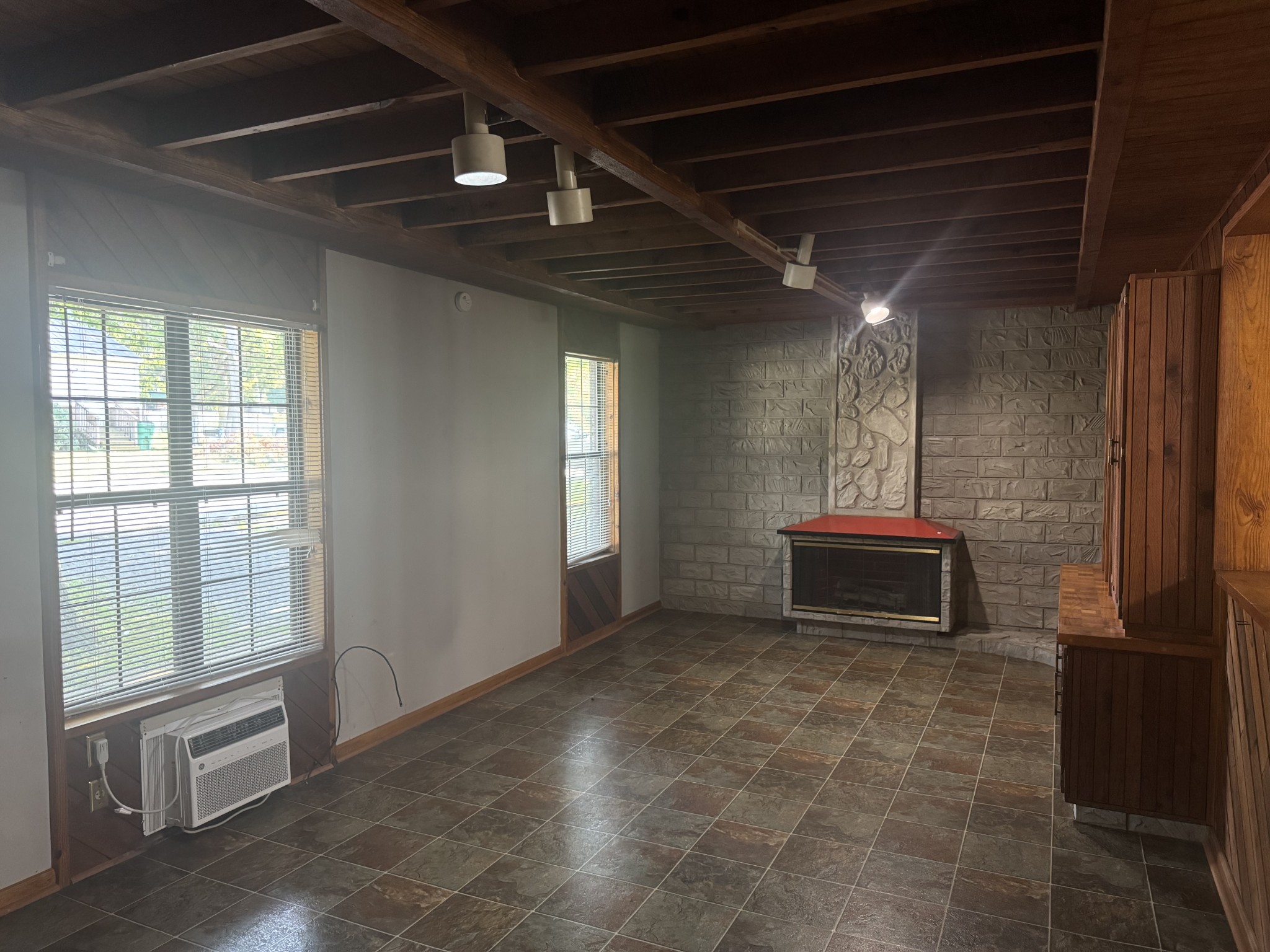 312 Roosevelt Ave