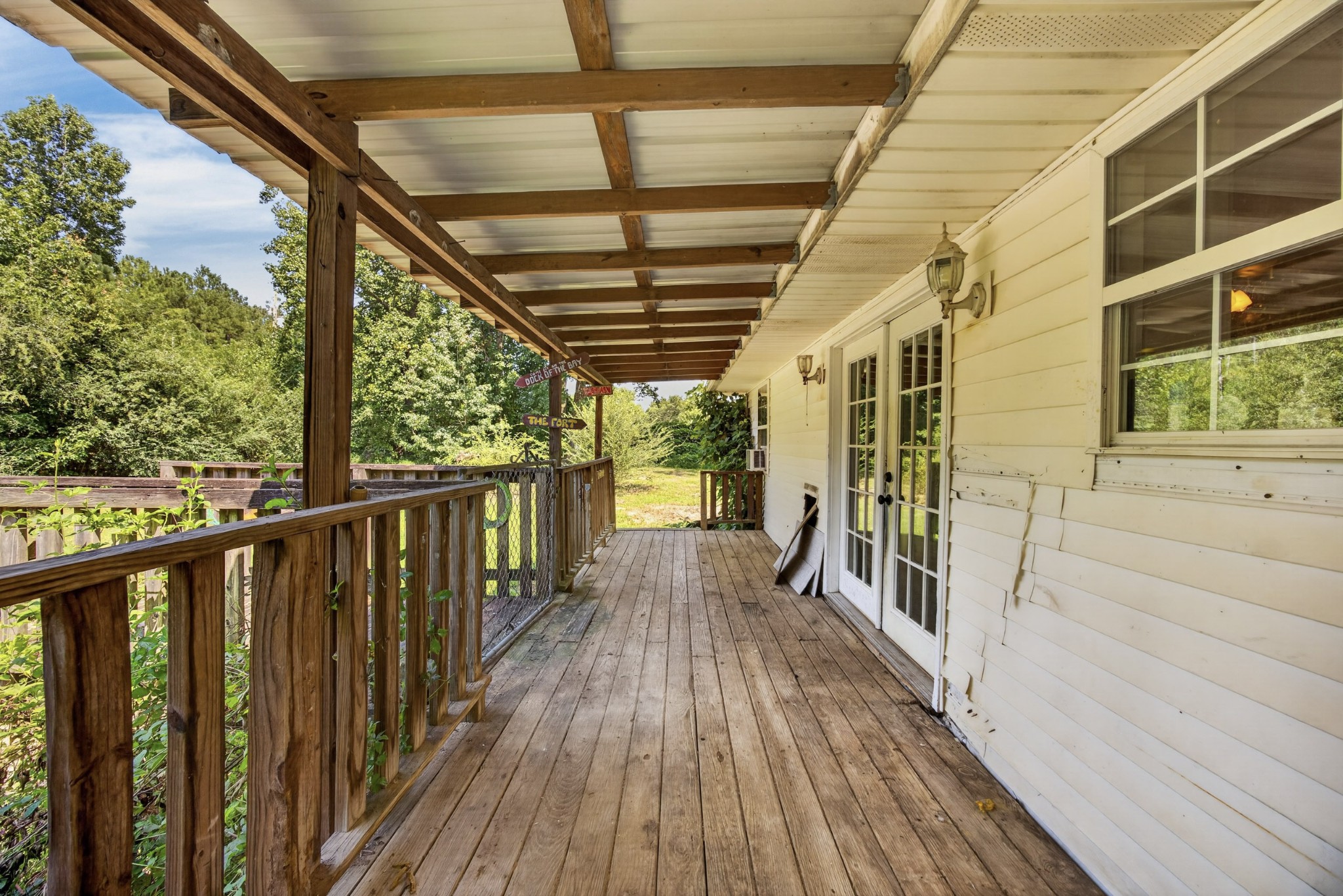 7220 Friendly Rd