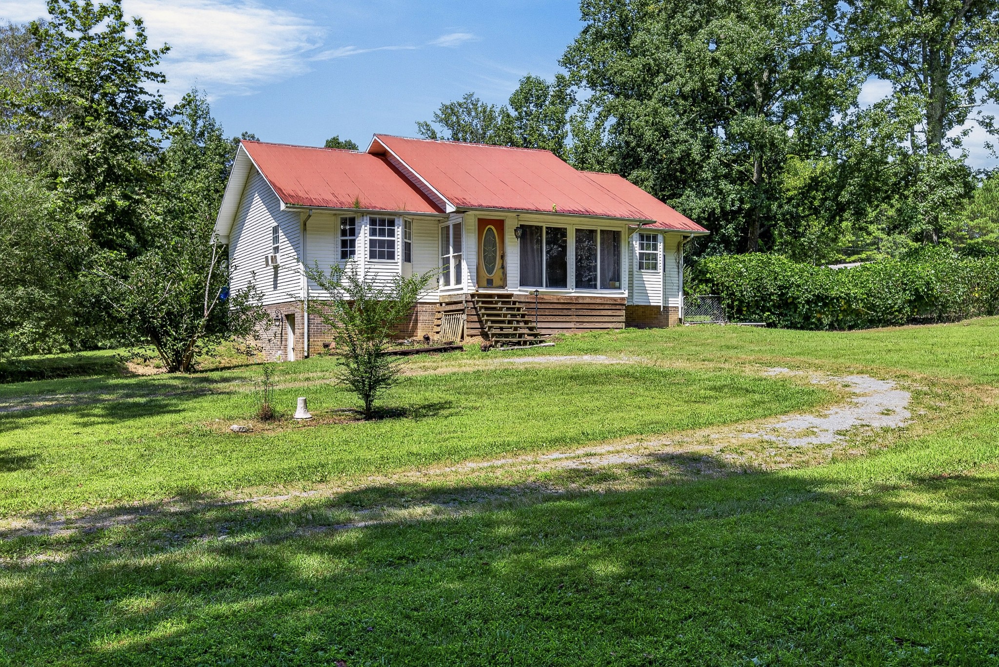 7220 Friendly Rd