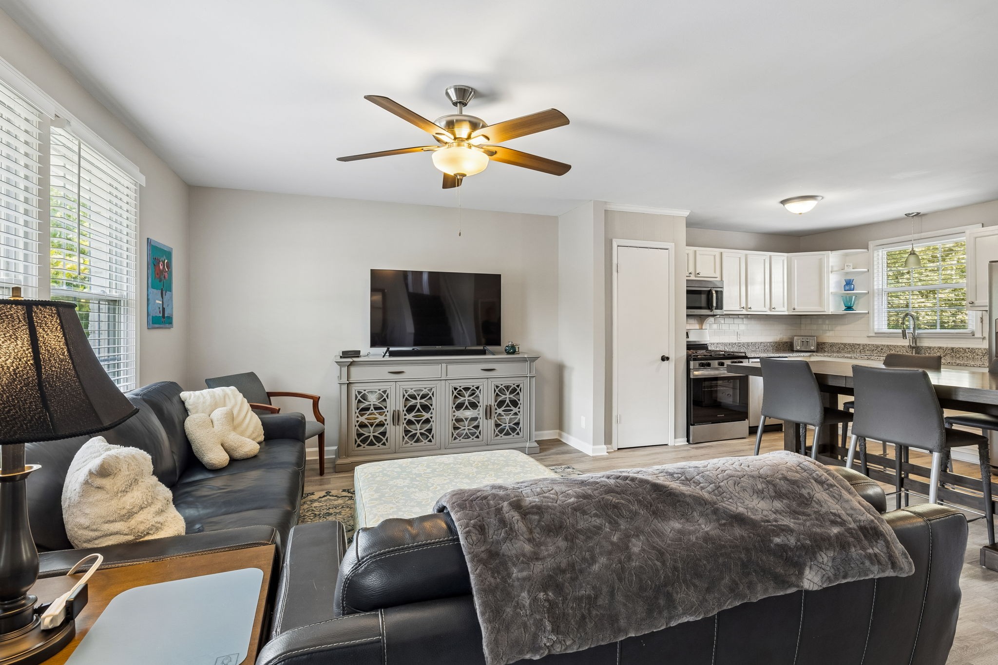 8072 Sawyer Brown Rd