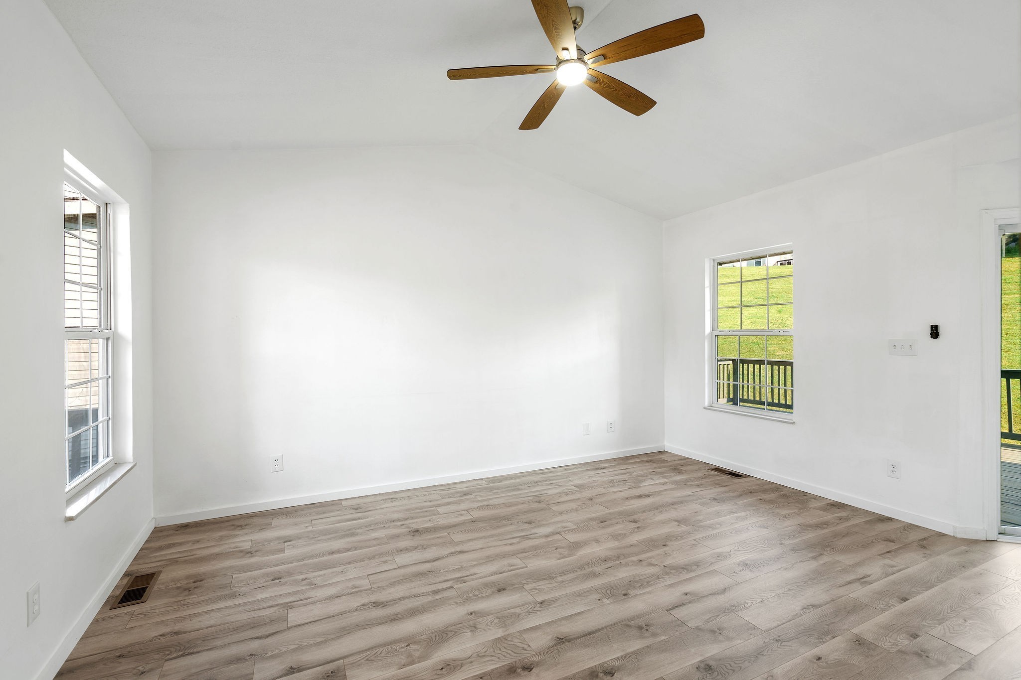 220 Brittany Park Cir