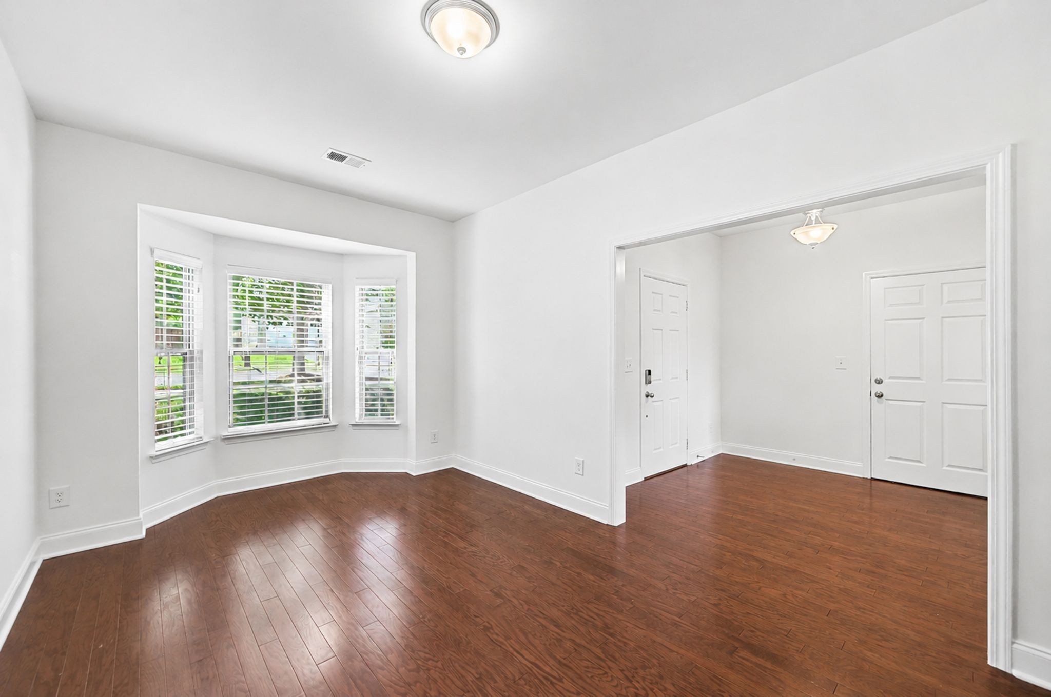 365 Irvine Ln