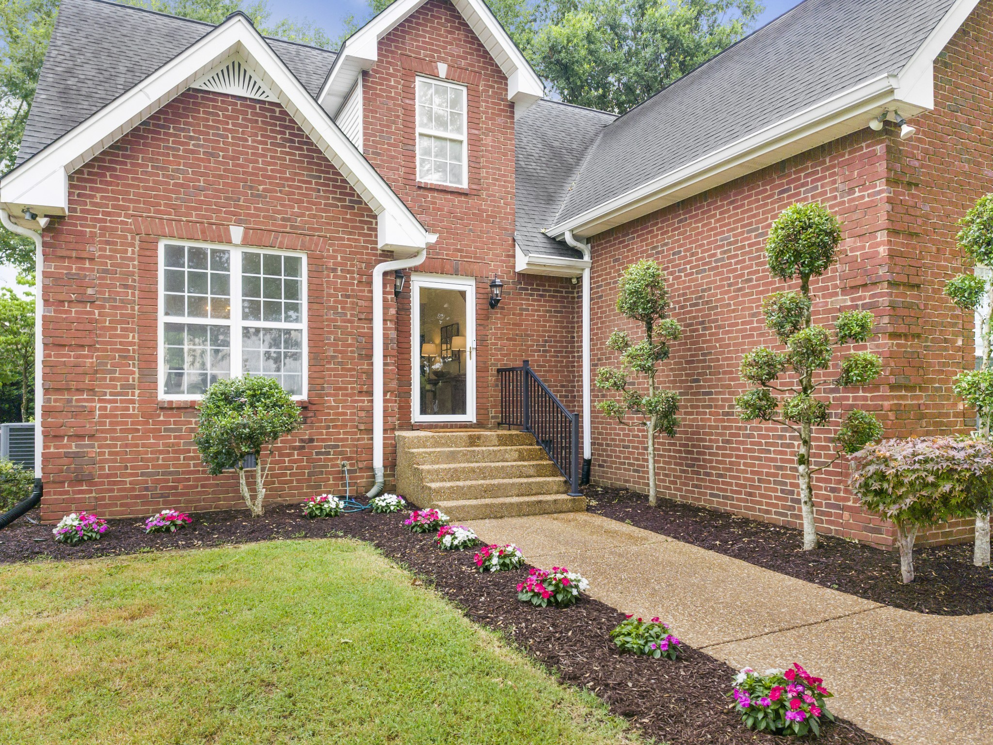 306 Chestnut Ln