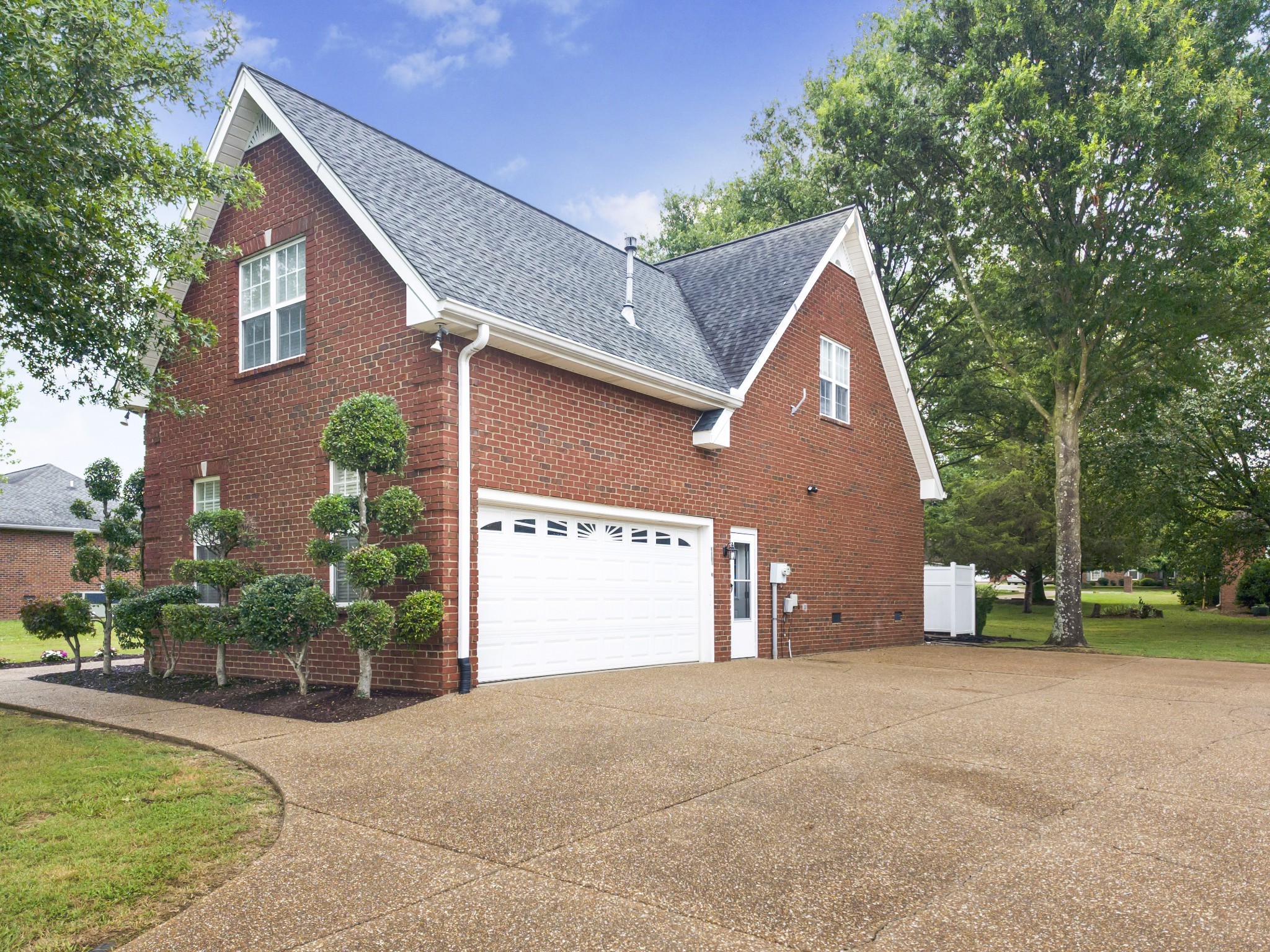 306 Chestnut Ln