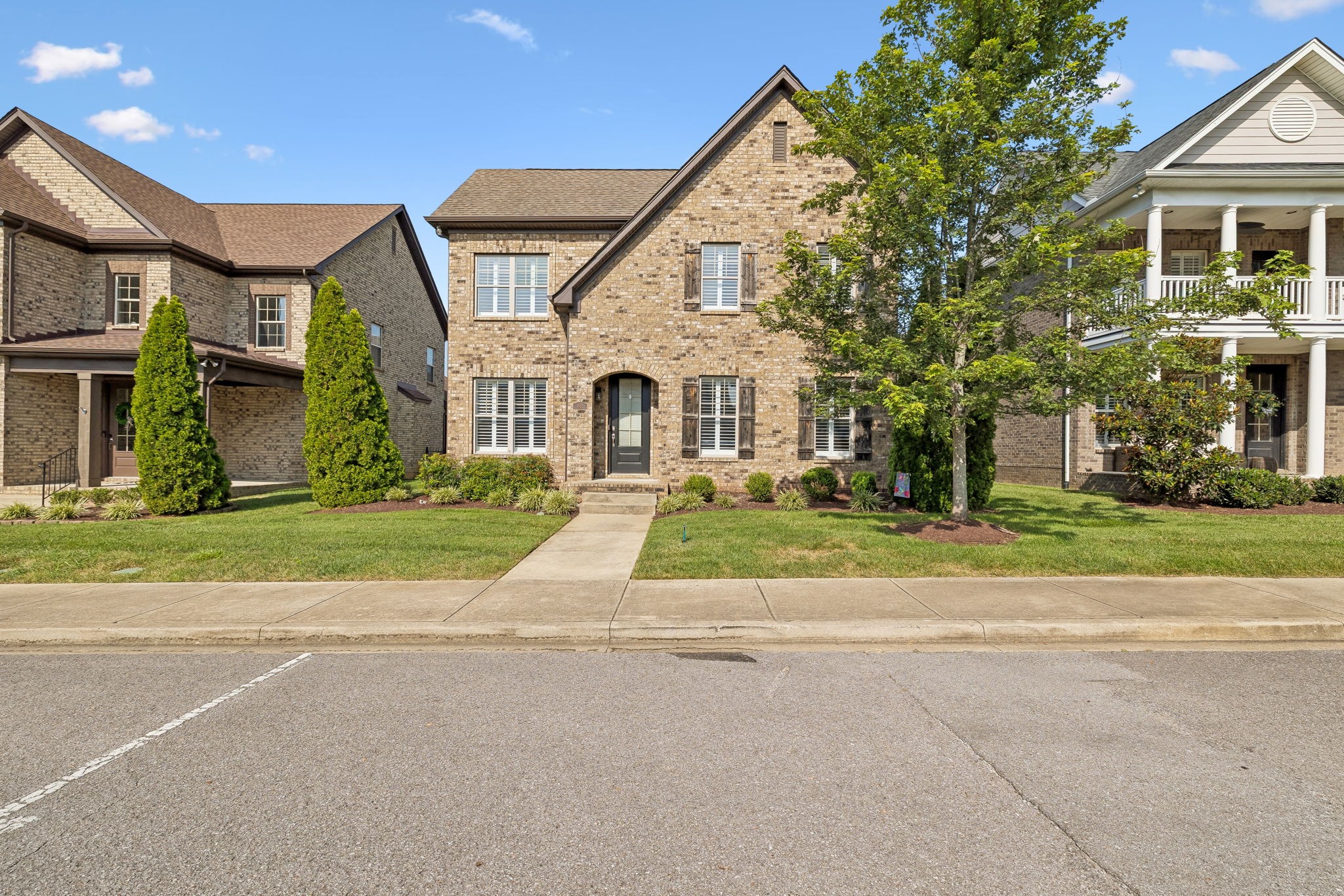 1082 N McMahan Dr